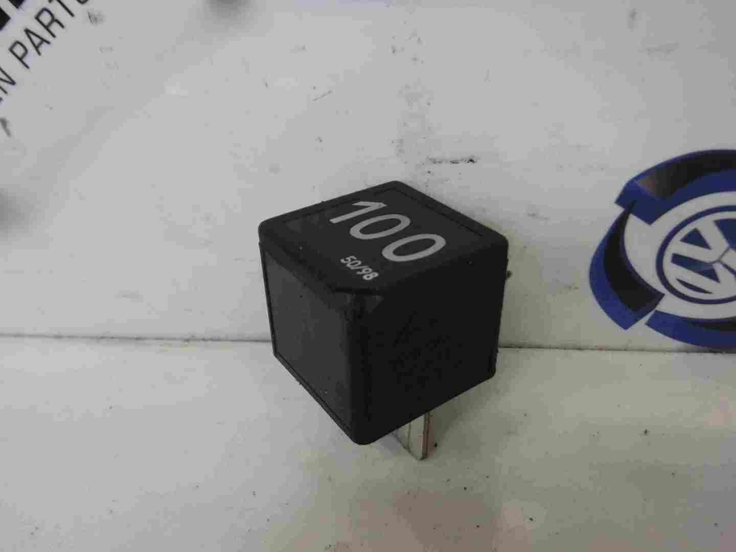 Volkswagen Passat 1996-2000 Black Relay 7M0951253A