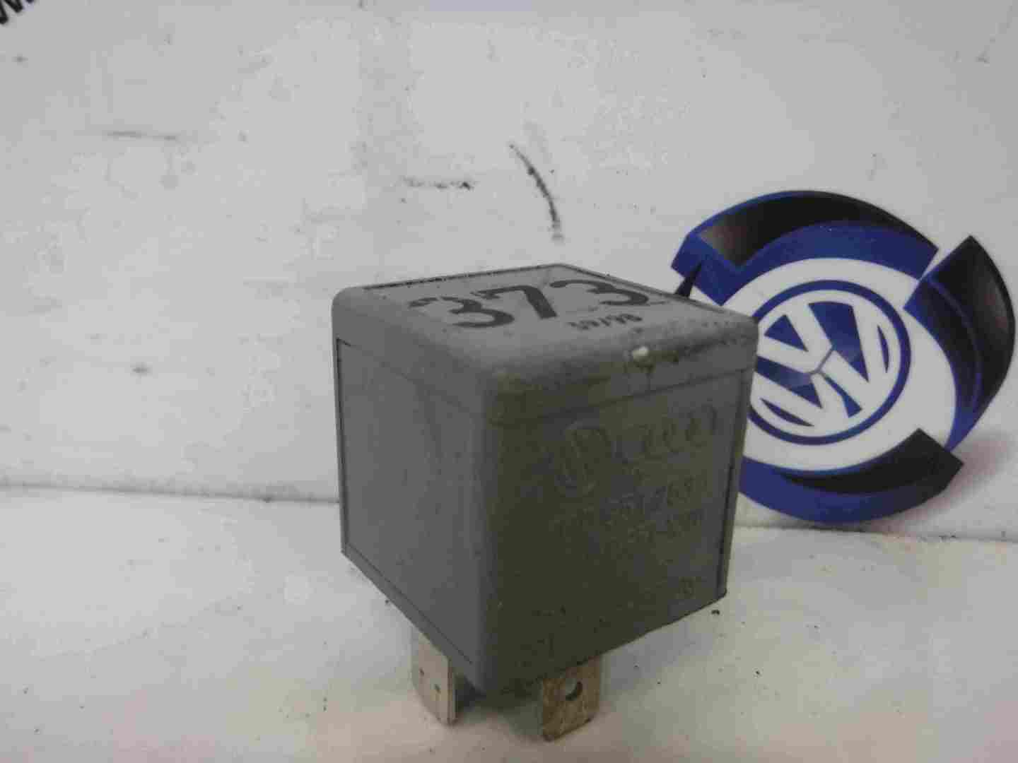 Volkswagen Passat 1996-2000 Grey Relay 7M0951253A