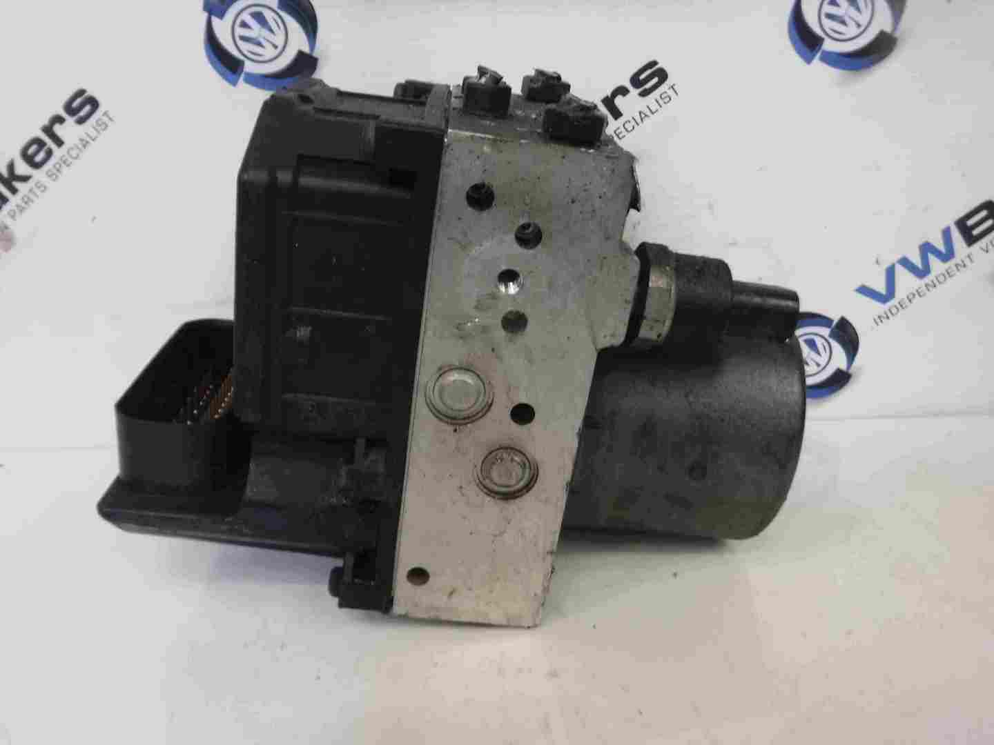 Volkswagen Passat 2001-2005 ABS Pump Unit 4B0614517C