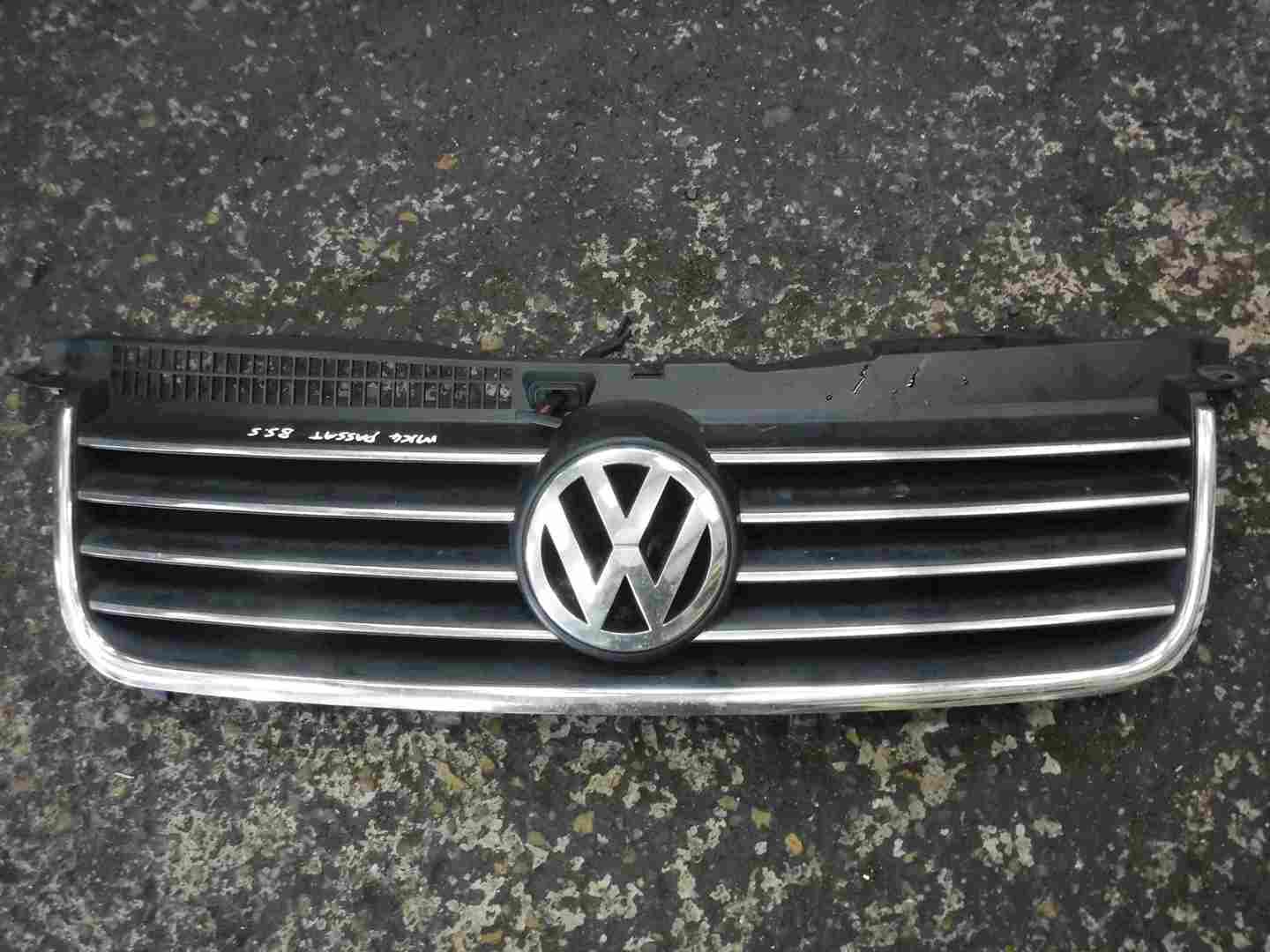 Volkswagen Passat 2001-2005 B5.5 Front Bumper Grill Grille Badge 3B0853651
