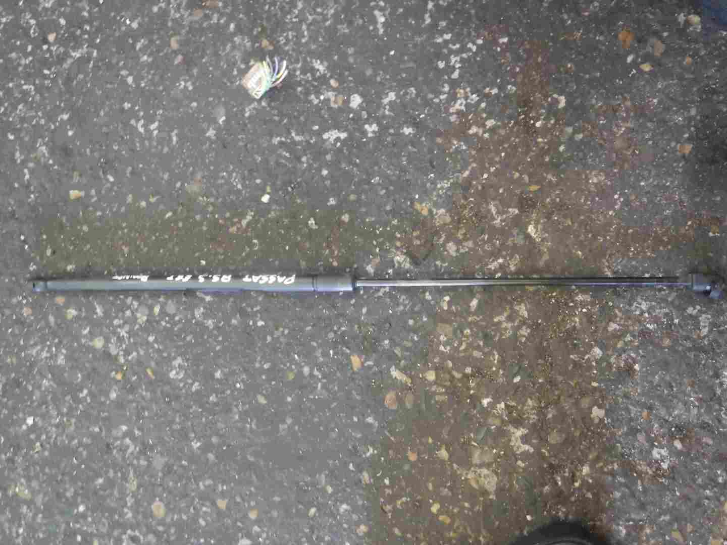 Volkswagen Passat 2001-2005 B5.5 Bonnet Gas Strut Lift 3B0823359D