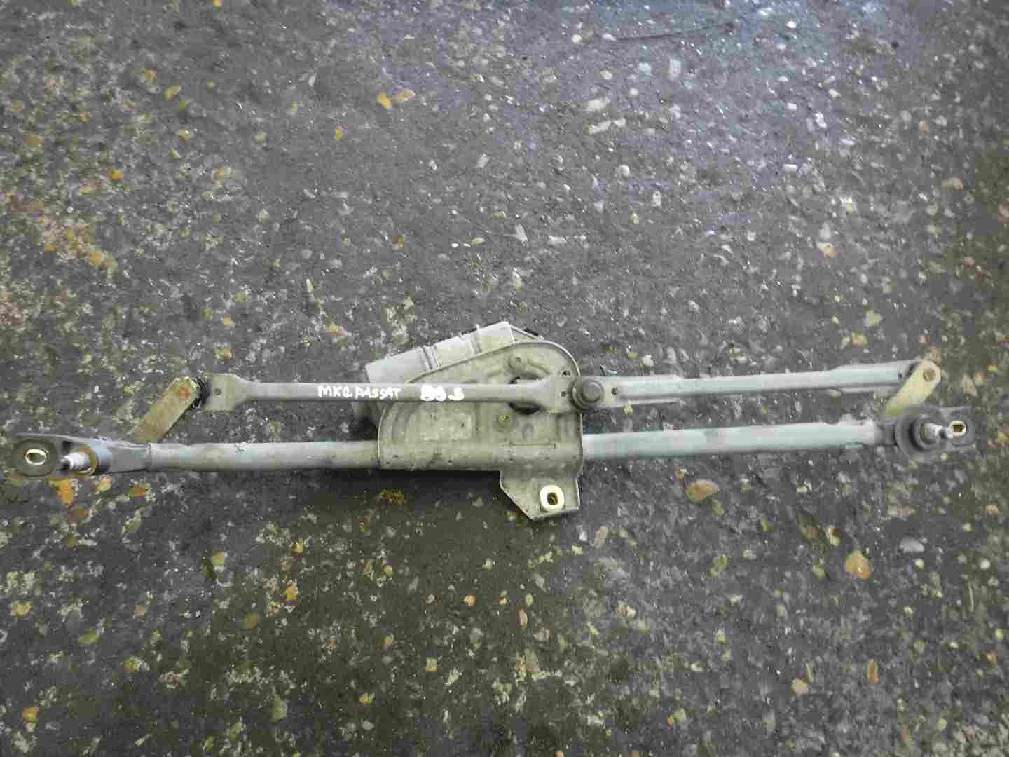 Volkswagen Passat 2001-2005 B5.5 Windscreen Wiper Motor + Linkage 3B2955119b