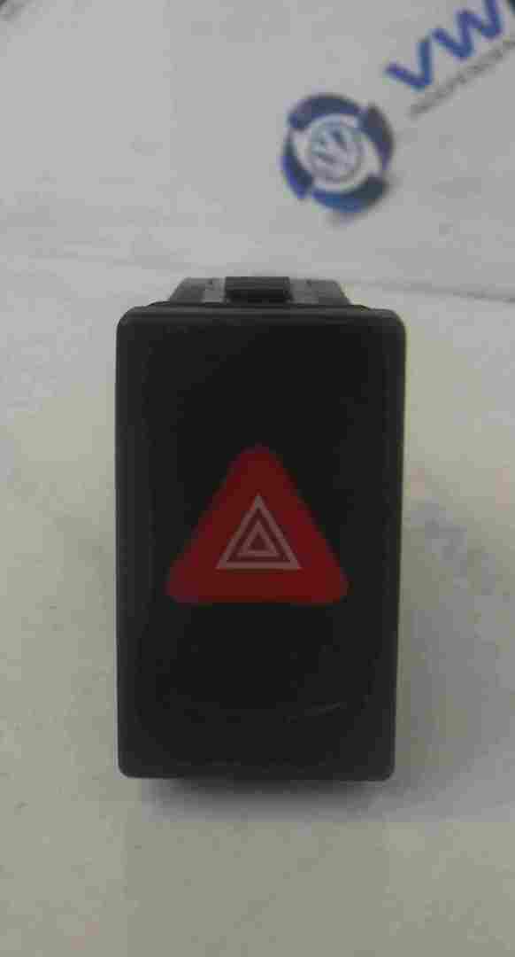 Volkswagen Passat B5.5 2001-2005 Hazard Warning Switch 3B0953235D