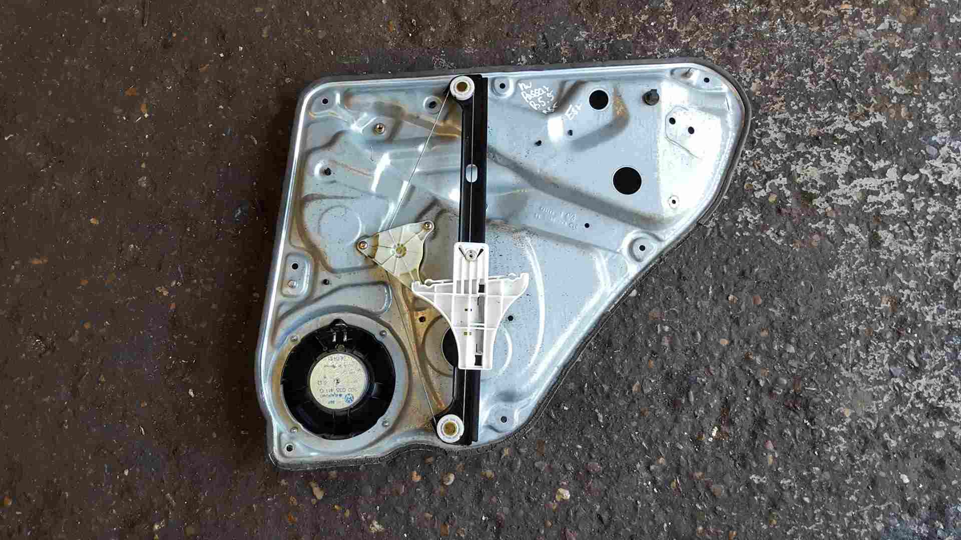 Volkswagen Passat B5.5 2001-2005 Passenger NSR Rear Window Motor Regulator