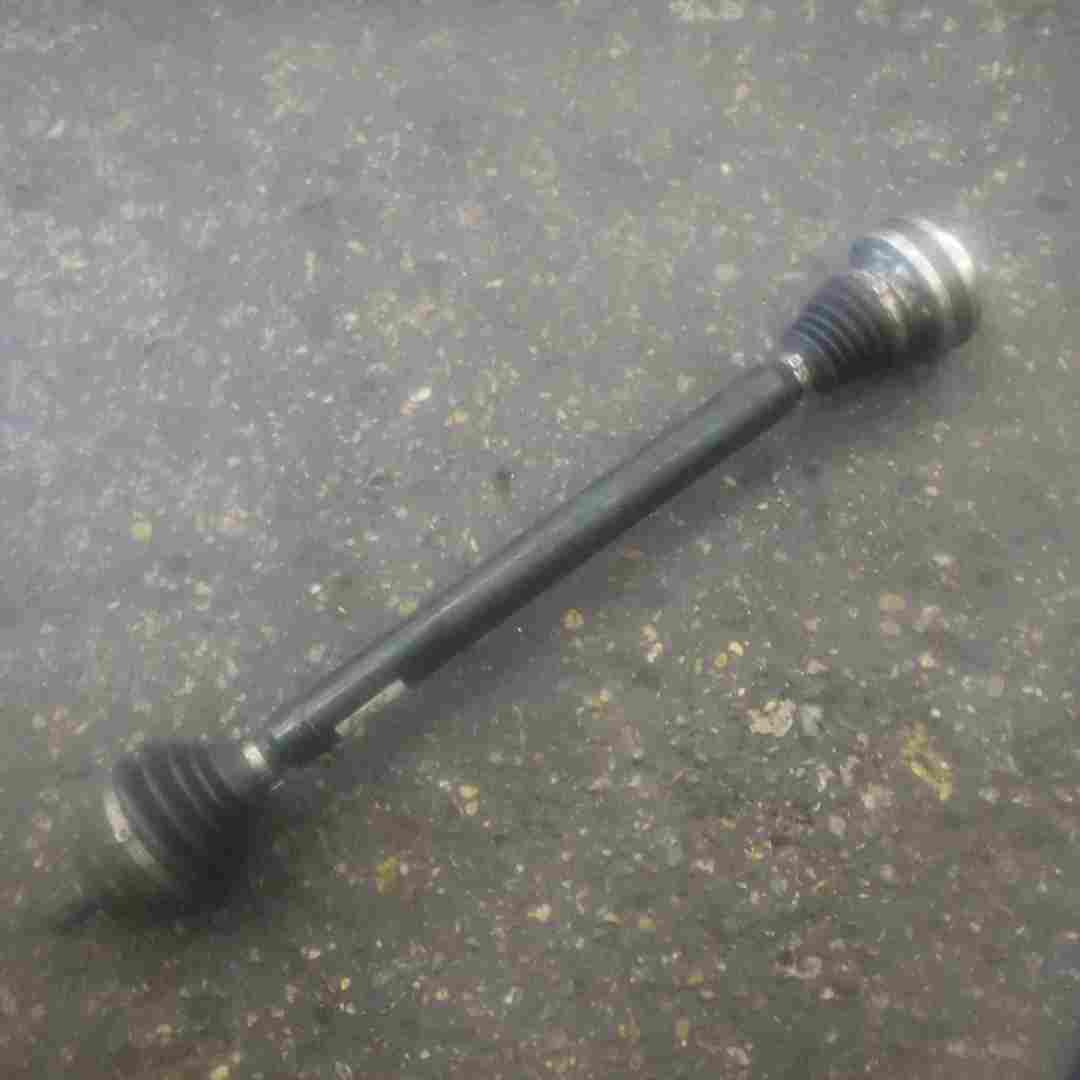 Volkswagen Golf Mk5 2003-2009 2.0 TDi Drivers OSF Front Driveshaft 1K0407272EN