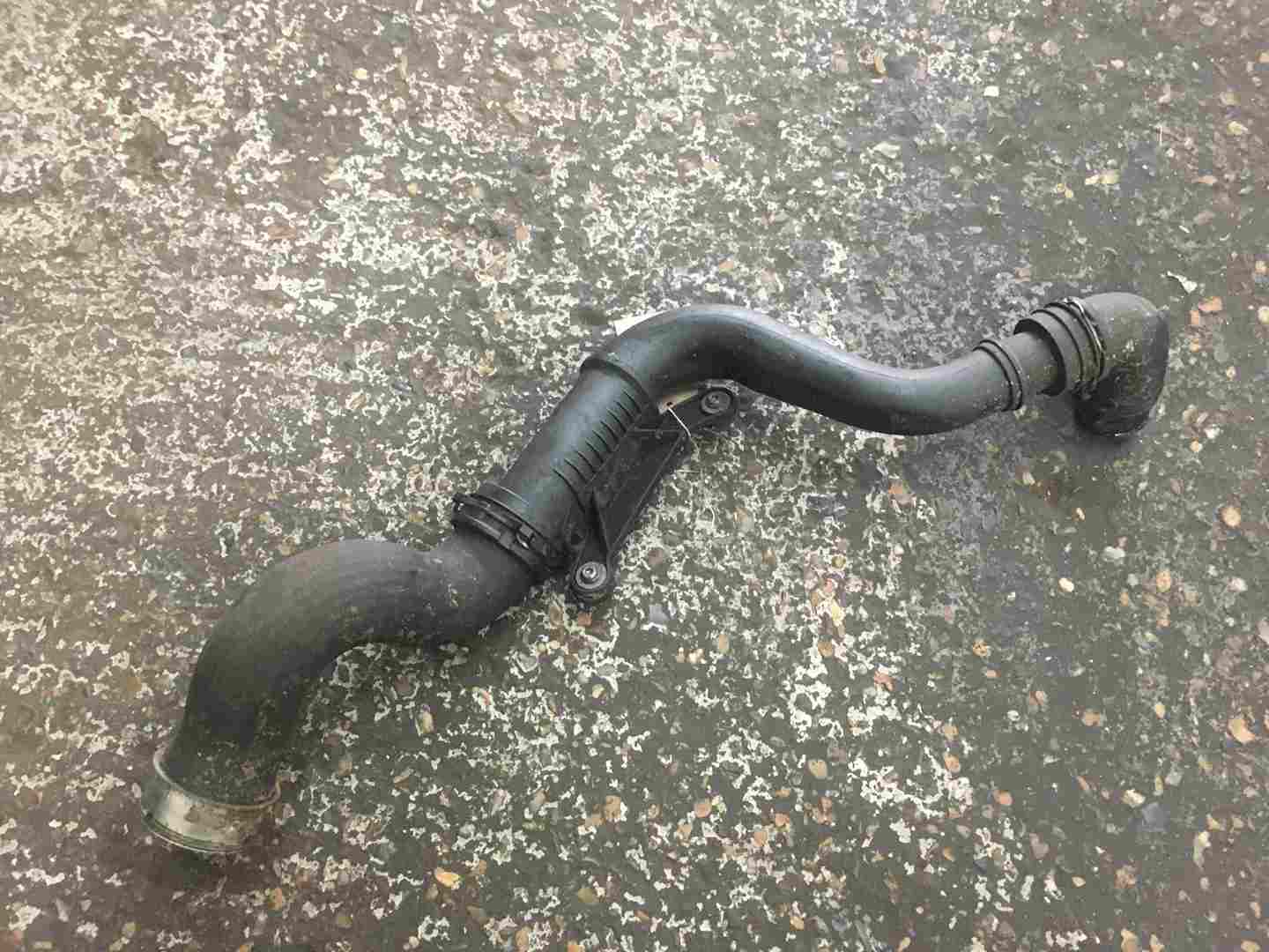Volkswagen Passat B6 + MK5 Golf 2005-2010 2.0 TDi Turbo To Intercooler Pipe BKP