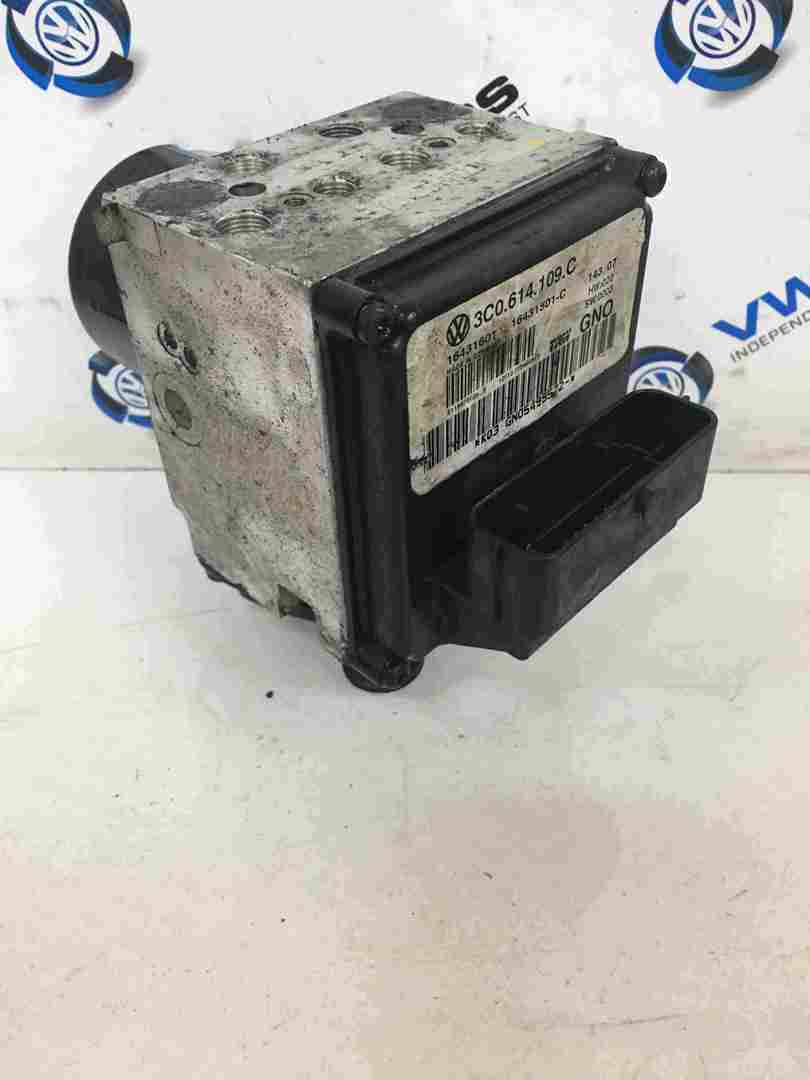 Volkswagen Passat B6 2005-2010 ABS Pump Unit 3C0614109C