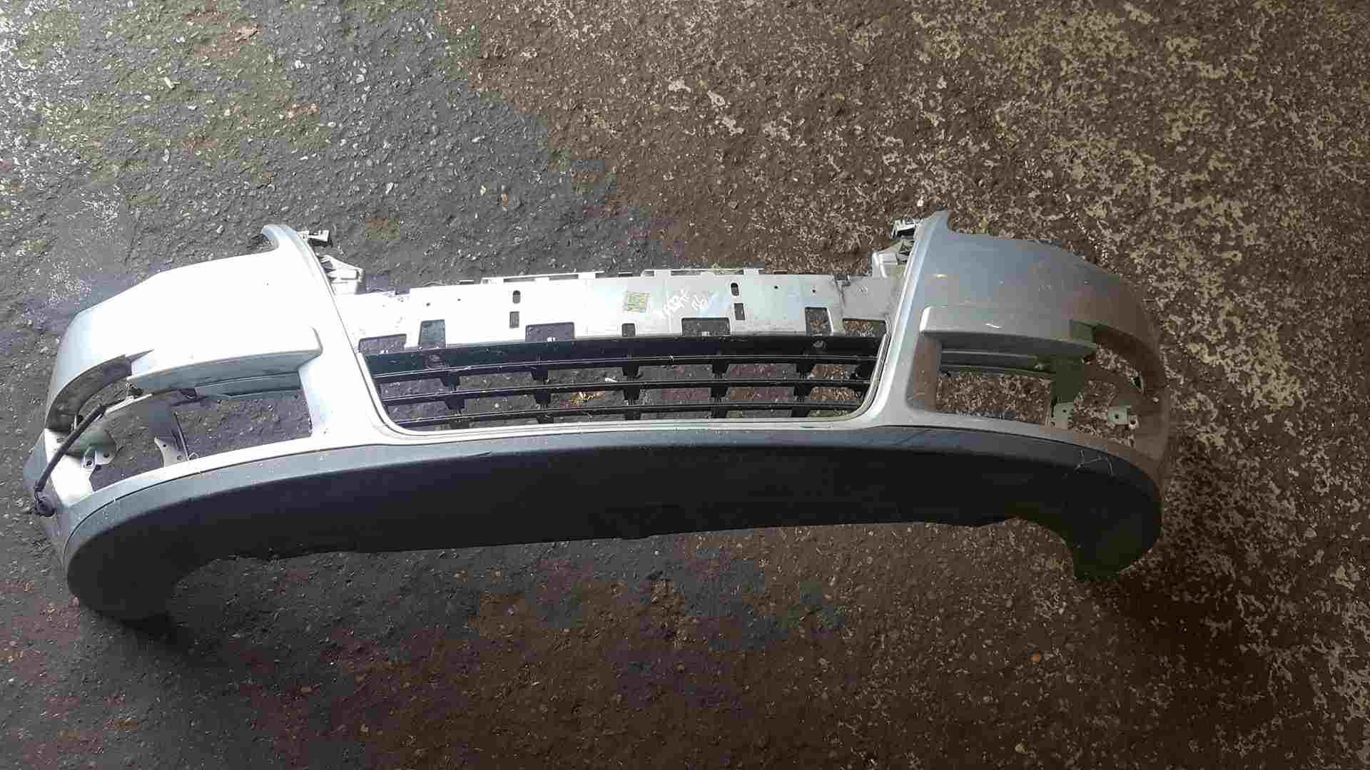 Volkswagen Passat B6 2005-2010 Front Bumper Silver La7w