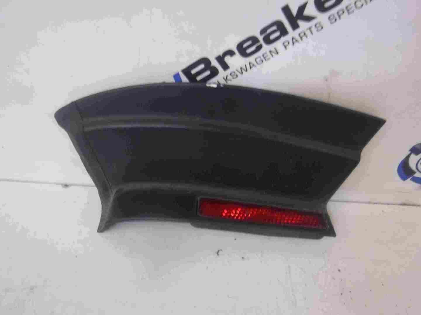 Volkswagen Passat B6 Estate 2005-2010 Drivers OSR Rear Light Tail Gate Cover