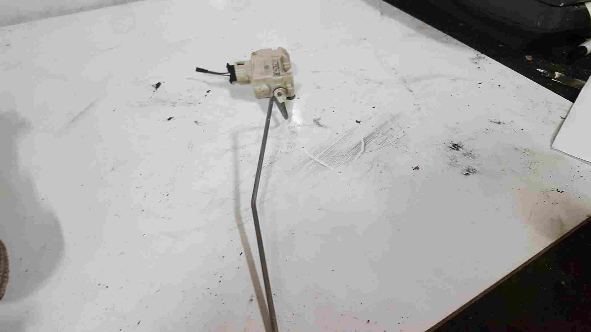 Volkswagen Passat B7 2010-2015  Fuel Tank CAP Lock 3AA810773