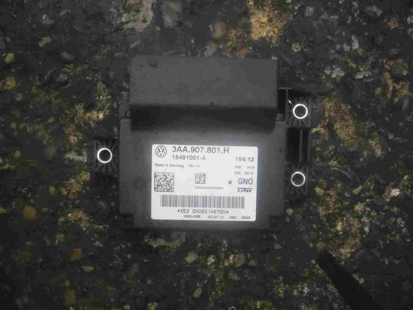 Volkswagen Passat B7 2010-2015 Electronic Handbrake Control Module ECU