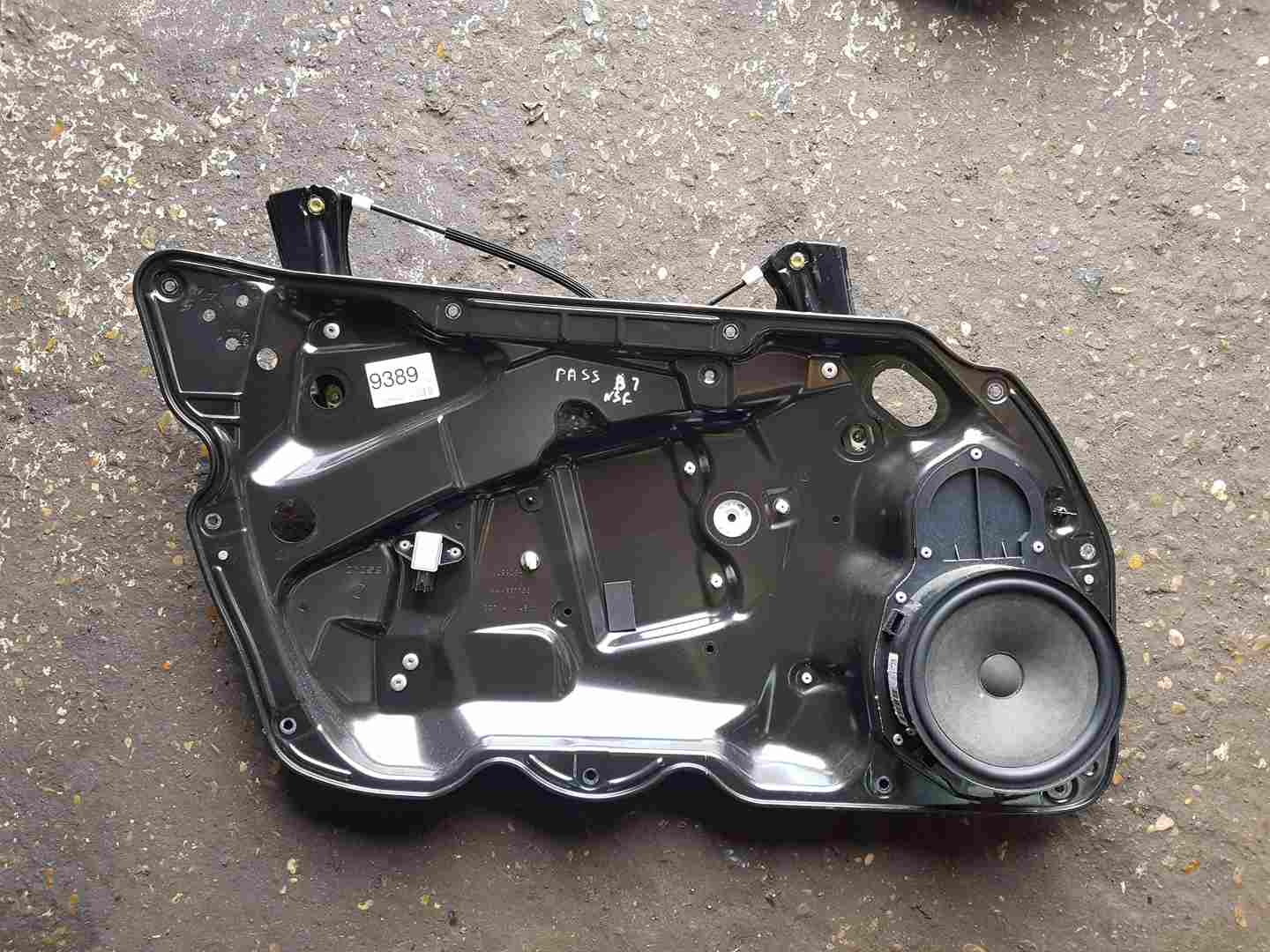 Volkswagen Passat B7 2010-2015 Passenger NSF Front Window Regulator