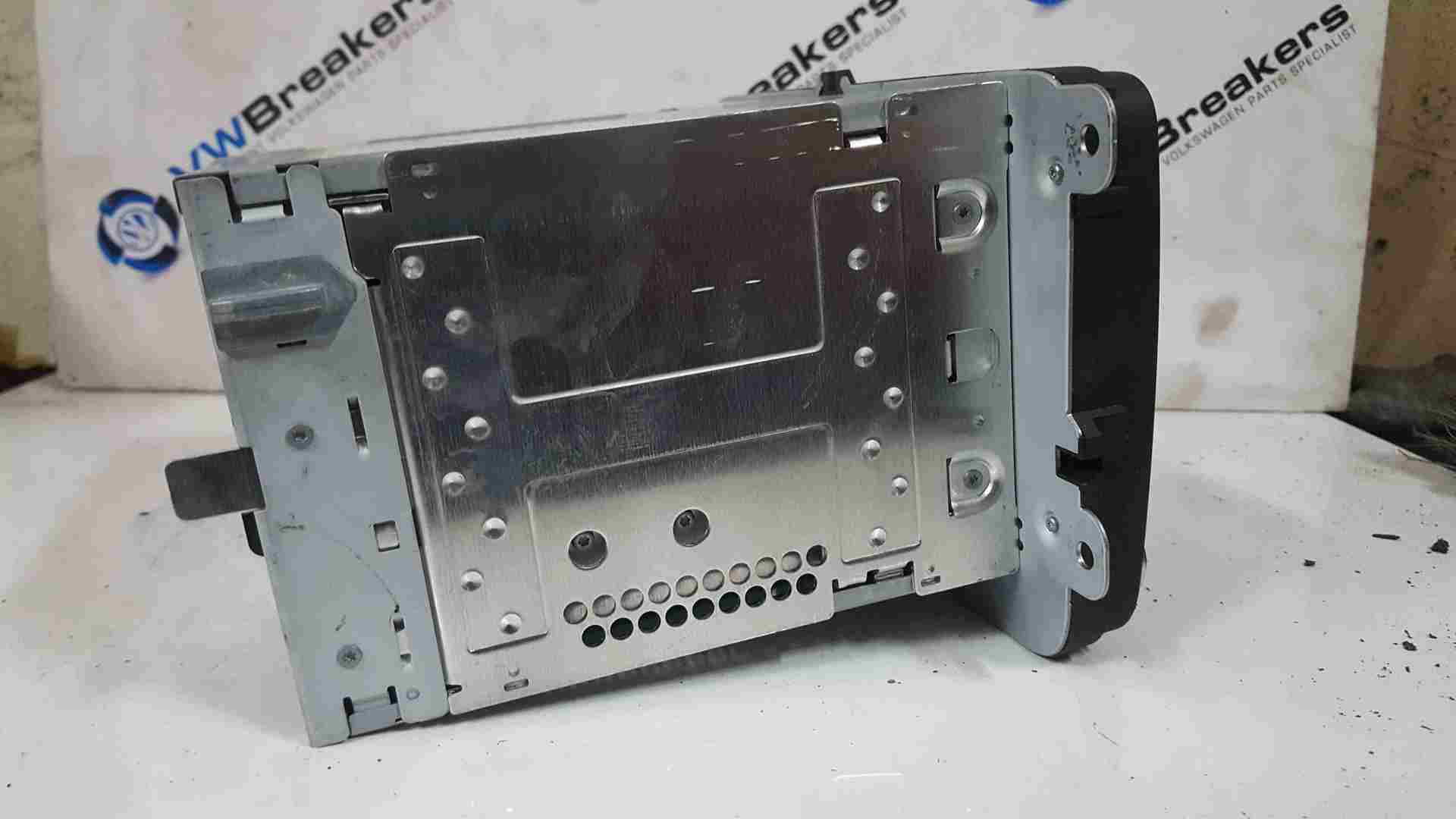 Volkswagen Passat B7 2010-2015 Radio Cd Player Head Unit SAT Nav 3C0035279b