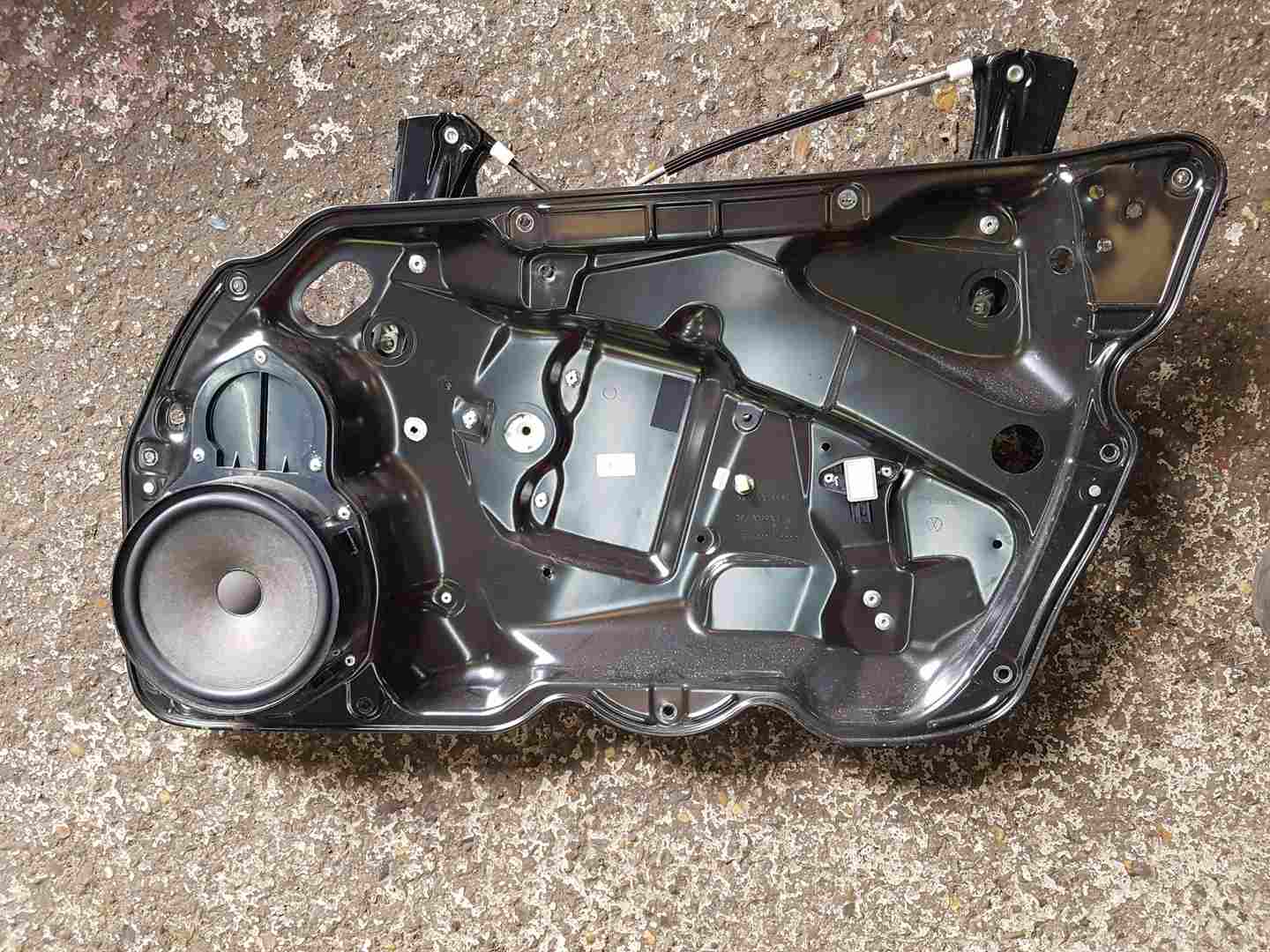 Volkswagen Passat B7 2010-2015 Saloon Drivers OSF Front Window Regulator