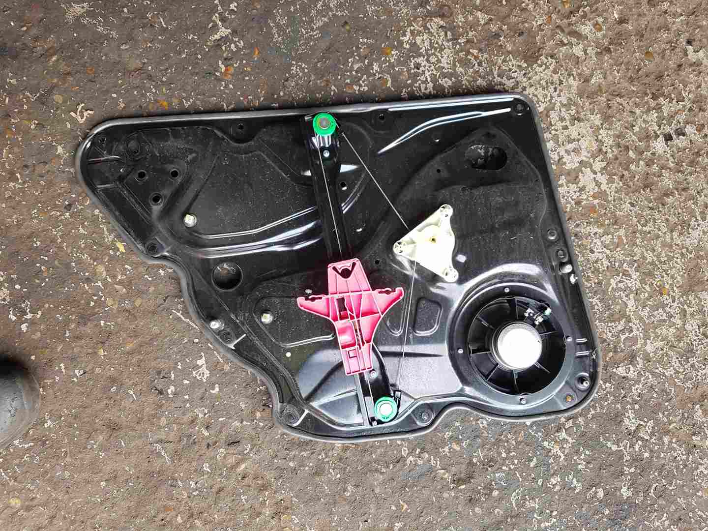 Volkswagen Passat B7 Saloon 2010-2015 Drivers OSR Rear Window Motor Regulator