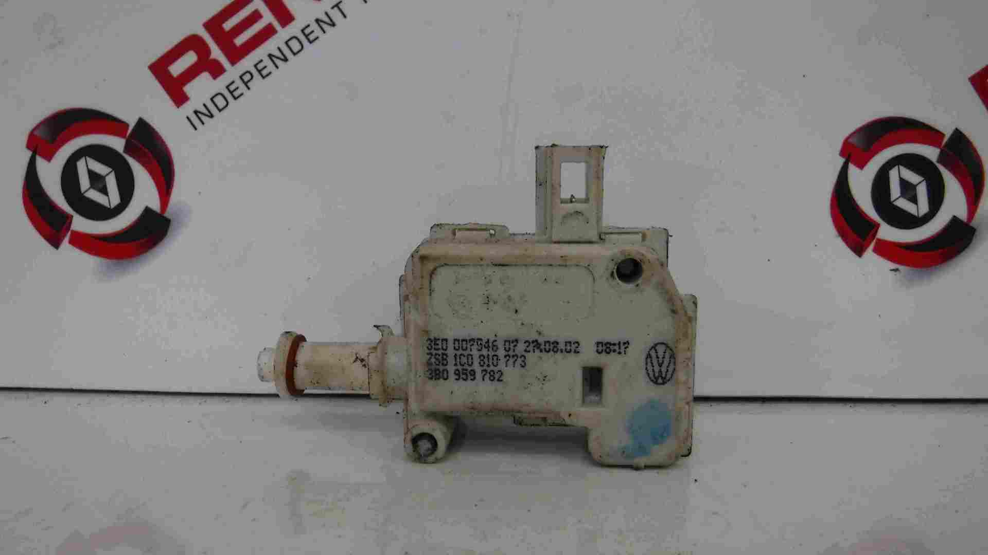 Volkswagen Passat EST 2001-2005 Fuel Flap Lock Solenoid 3B0959782 3B0810773B