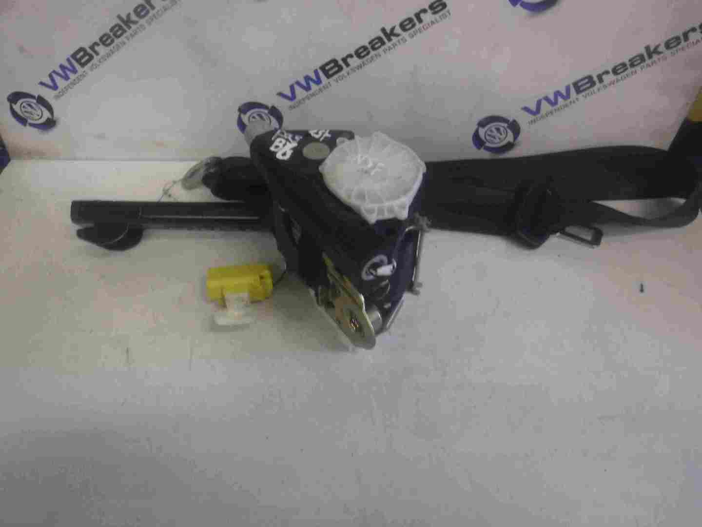 Volkswagen Passat B6 2005-2010 Passenger NSF Front Seat Belt