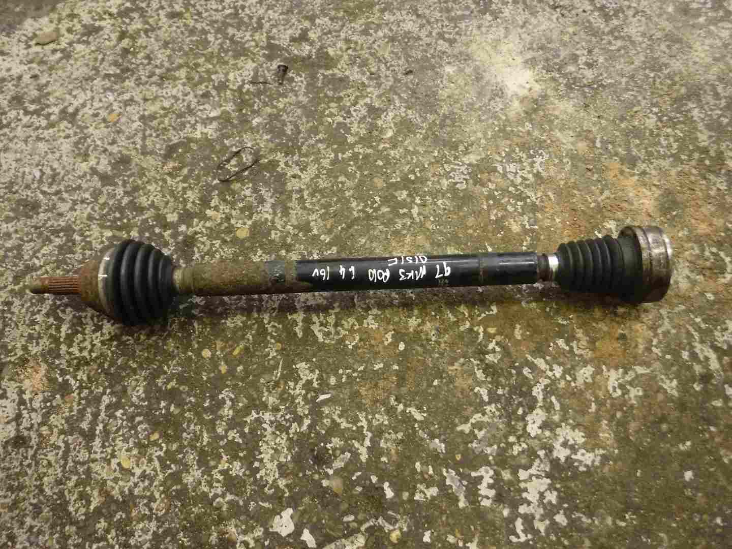Volkswagen Polo 1995-1999 6N 1.4 16v Drivers OSF Front Driveshaft