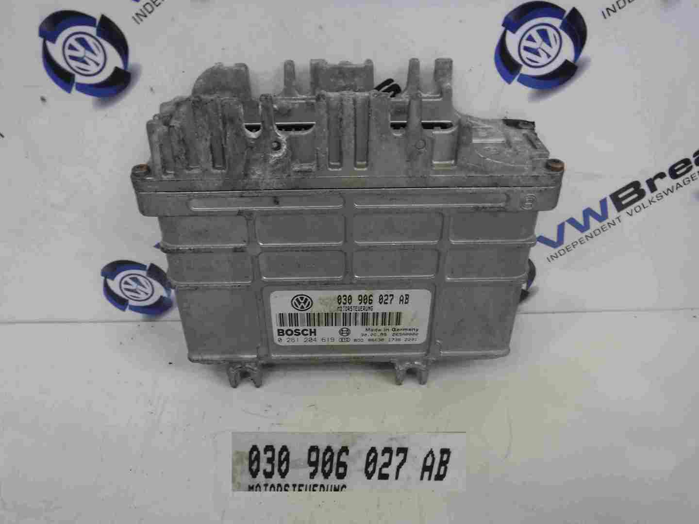 Volkswagen Polo 1995-1999 6N Engine Control Unit 030906027AB