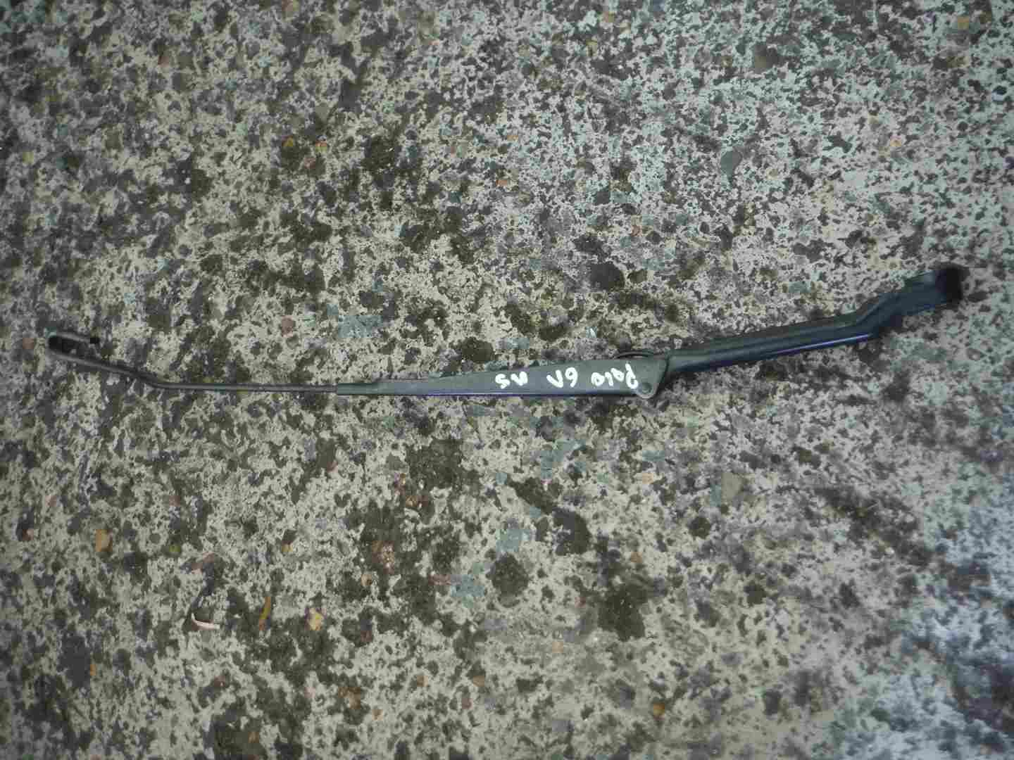 Volkswagen Polo 1995-1999 6N Passenger NSF Front Windscreen Wiper Arm