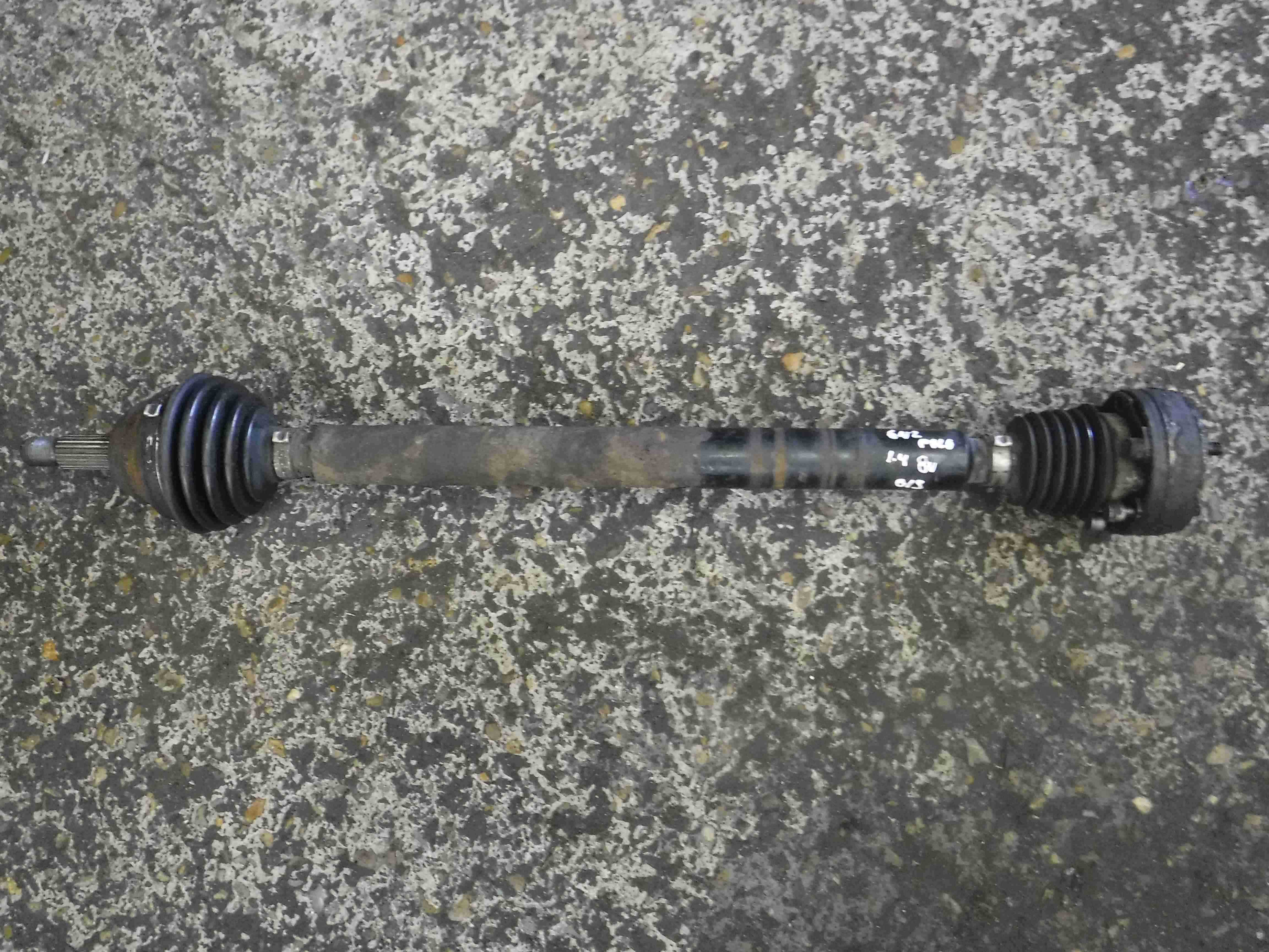 Volkswagen Polo 1999-2003 6N2 1.4 8v Drivers OSF Front Driveshaft