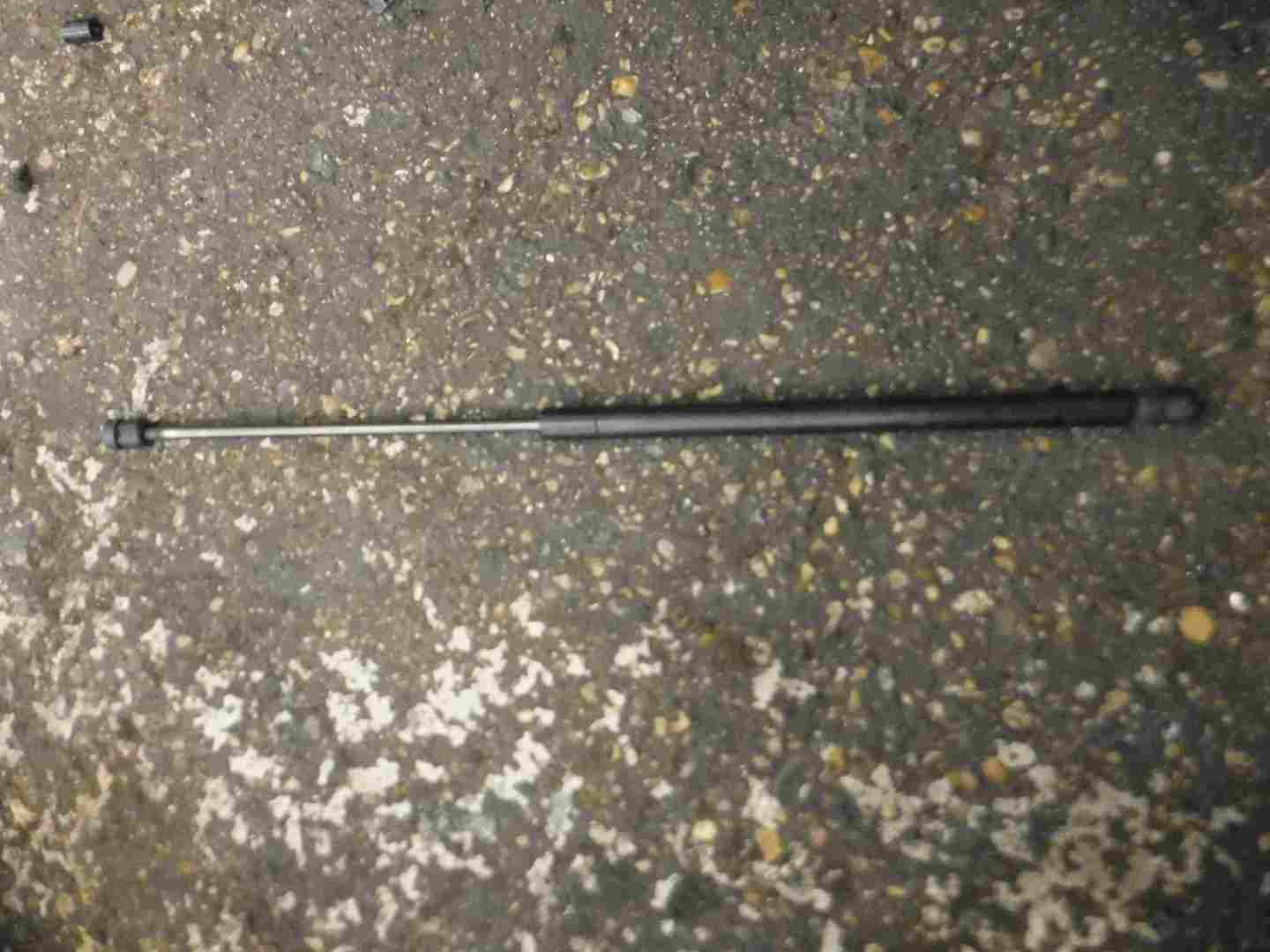Volkswagen Polo 1999-2003 6N2 Bonnet Gas Strut 6N0823359