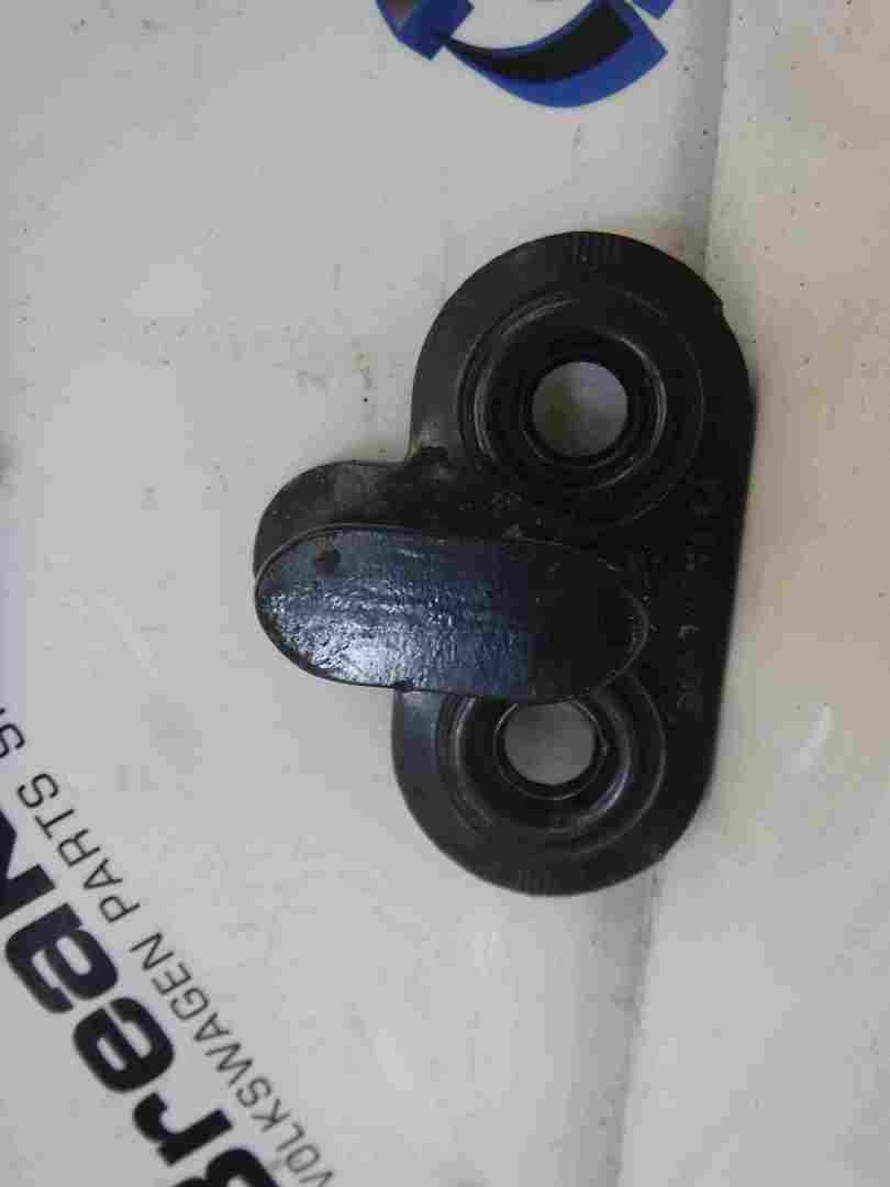 Volkswagen Polo 1999-2003 6N2 Door Pin Lock Catch