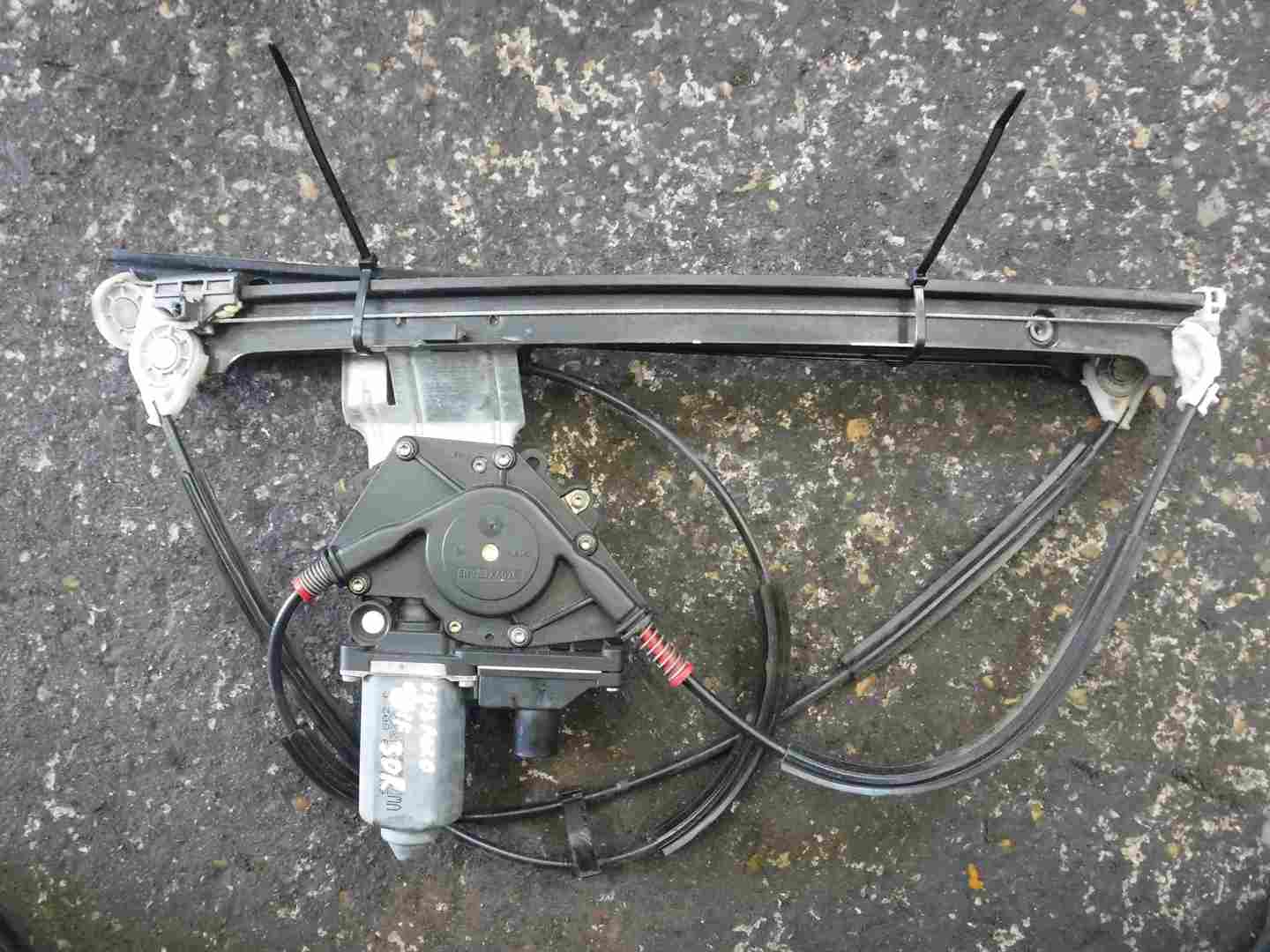 Volkswagen Polo 19992003 6N2 Drivers OSF Front Window Motor Regulator