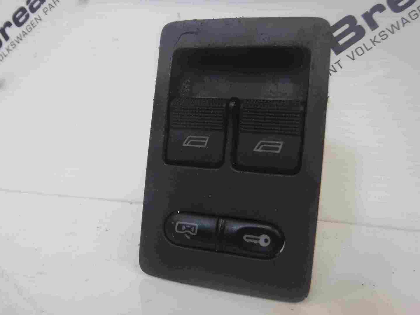 Volkswagen Polo 1999-2003 6N2 Drivers OSF Front Window Switches Door Lock