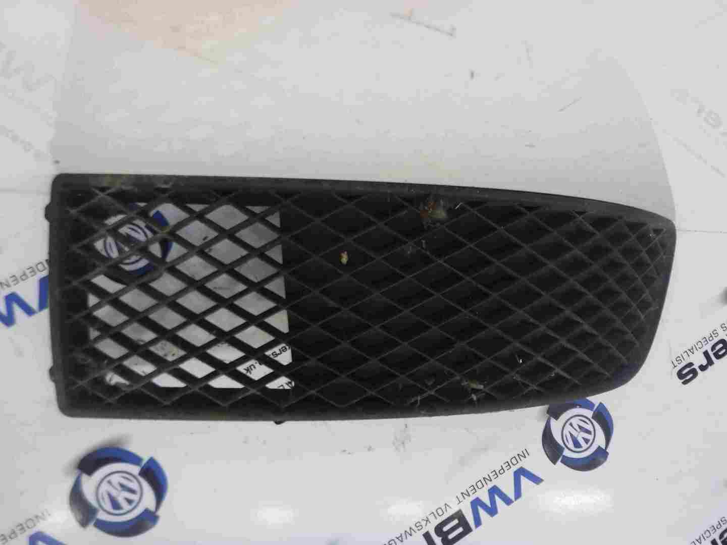 Volkswagen Polo 1999-2003 6N2 Passenger NSF Front Bumper Grill Insert 6N0853665D