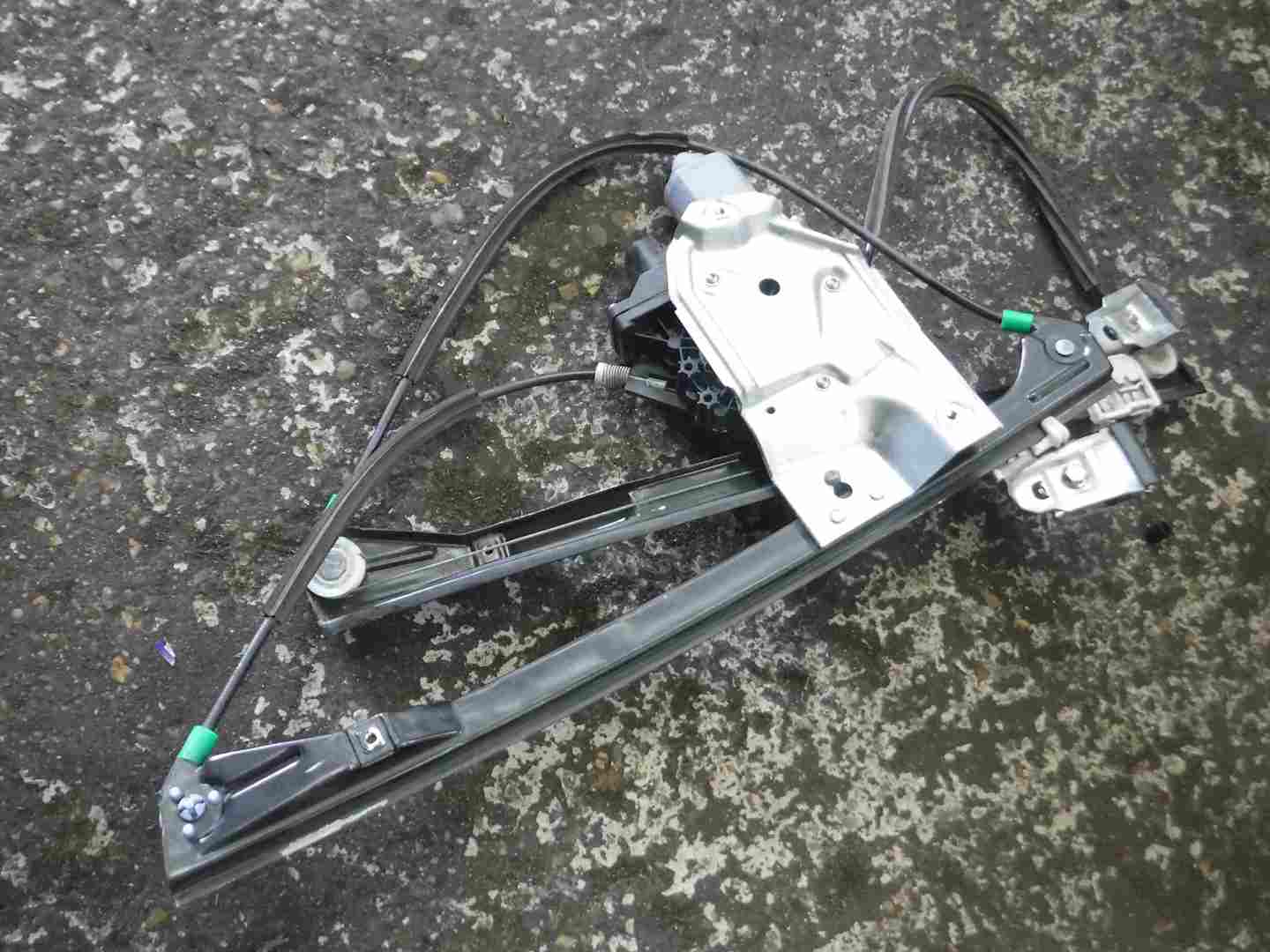Volkswagen Polo 1999-2003 6N2 Passenger NSF Front Window Motor  Regulator 5dr