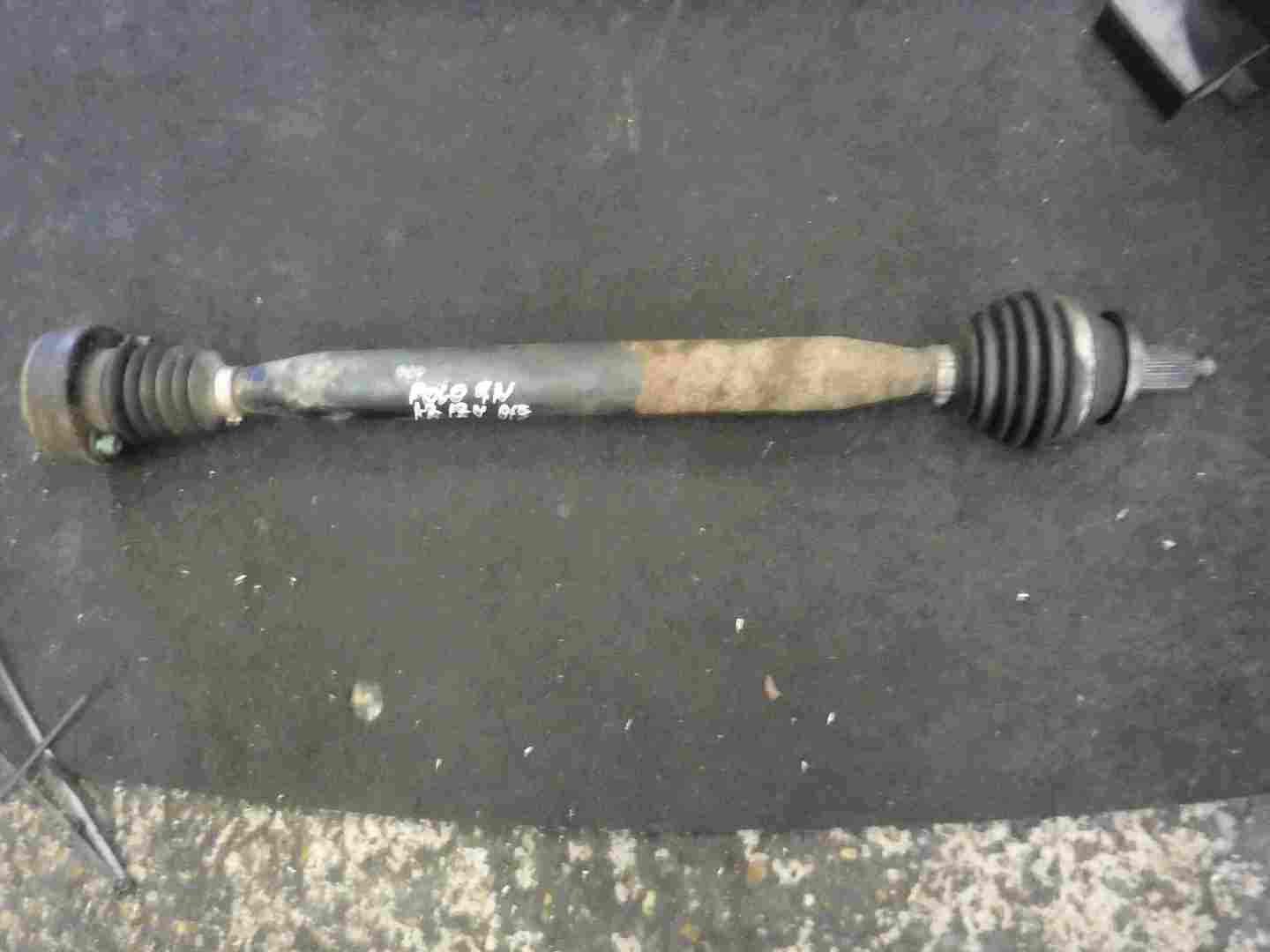 Volkswagen Polo 2003-2006 9N 1.4 16v Drivers OSF Front Driveshaft