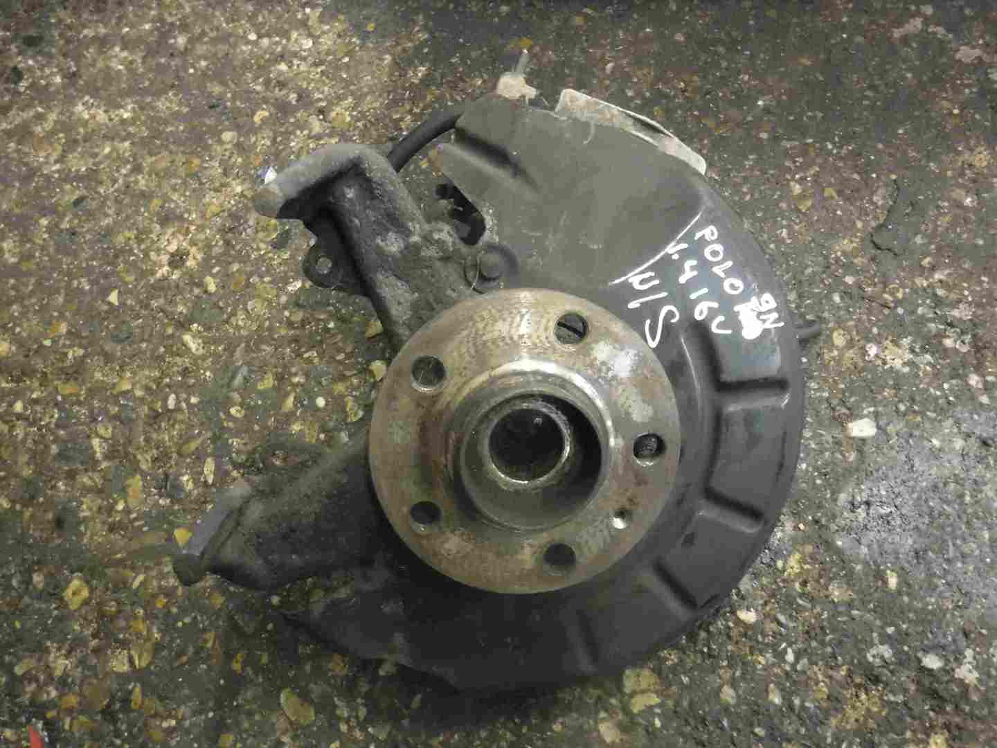 Volkswagen Polo 2003-2006 9N 1.4 16v Passenger NSF Front Wheel Hub