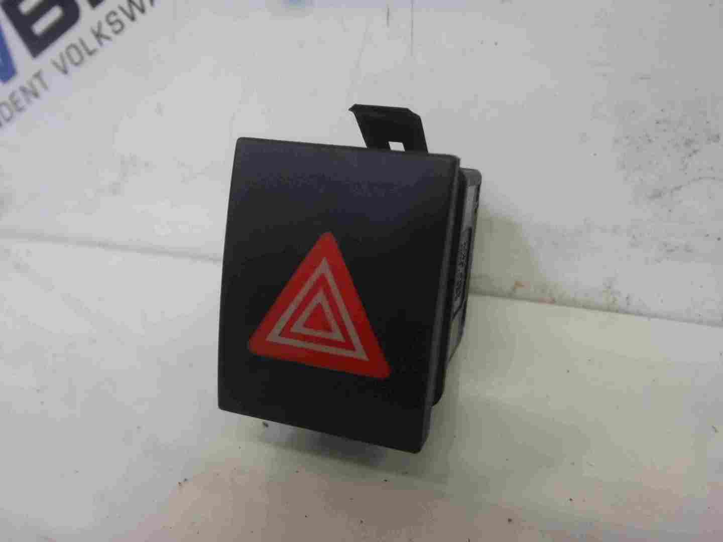 Volkswagen Polo 2003-2006 9N   9n3 Hazard Warning Switch 6Q0953235 6Q0953235A