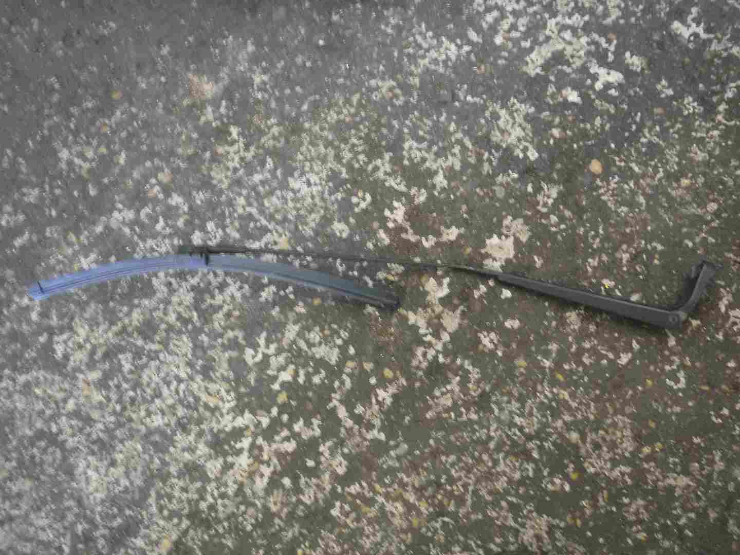 Volkswagen Polo 2003-2006 9N Passenger NSF Front Windscreen Wiper Arm 6q2955409a
