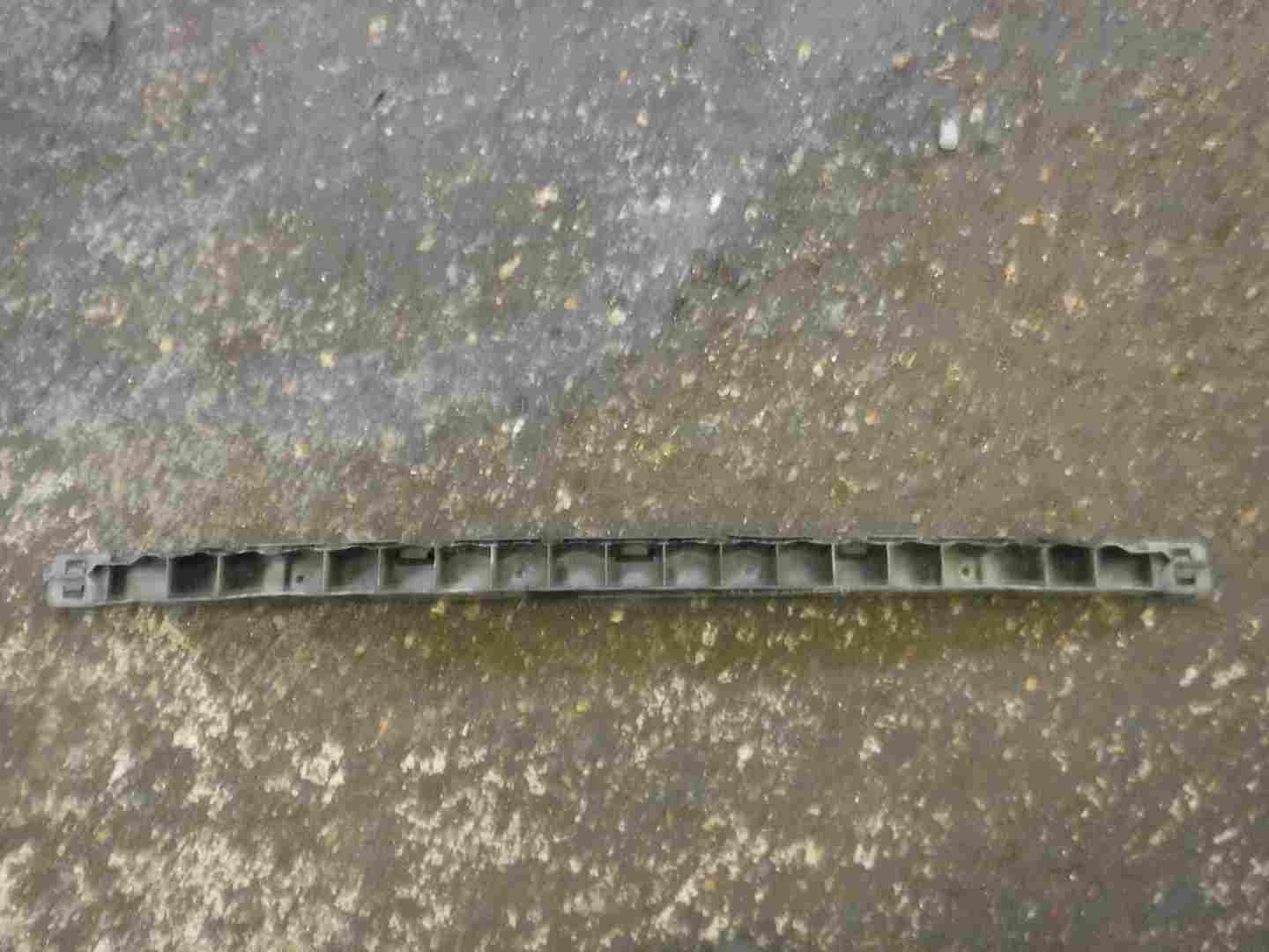 Volkswagen Polo 2003-2006 9N Rear Centre Support Bumper Bracket 6Q6807863