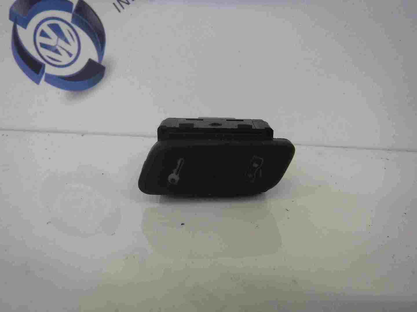 Volkswagen Polo 2006-2008 9N3 Door Lock Button 6q2962125