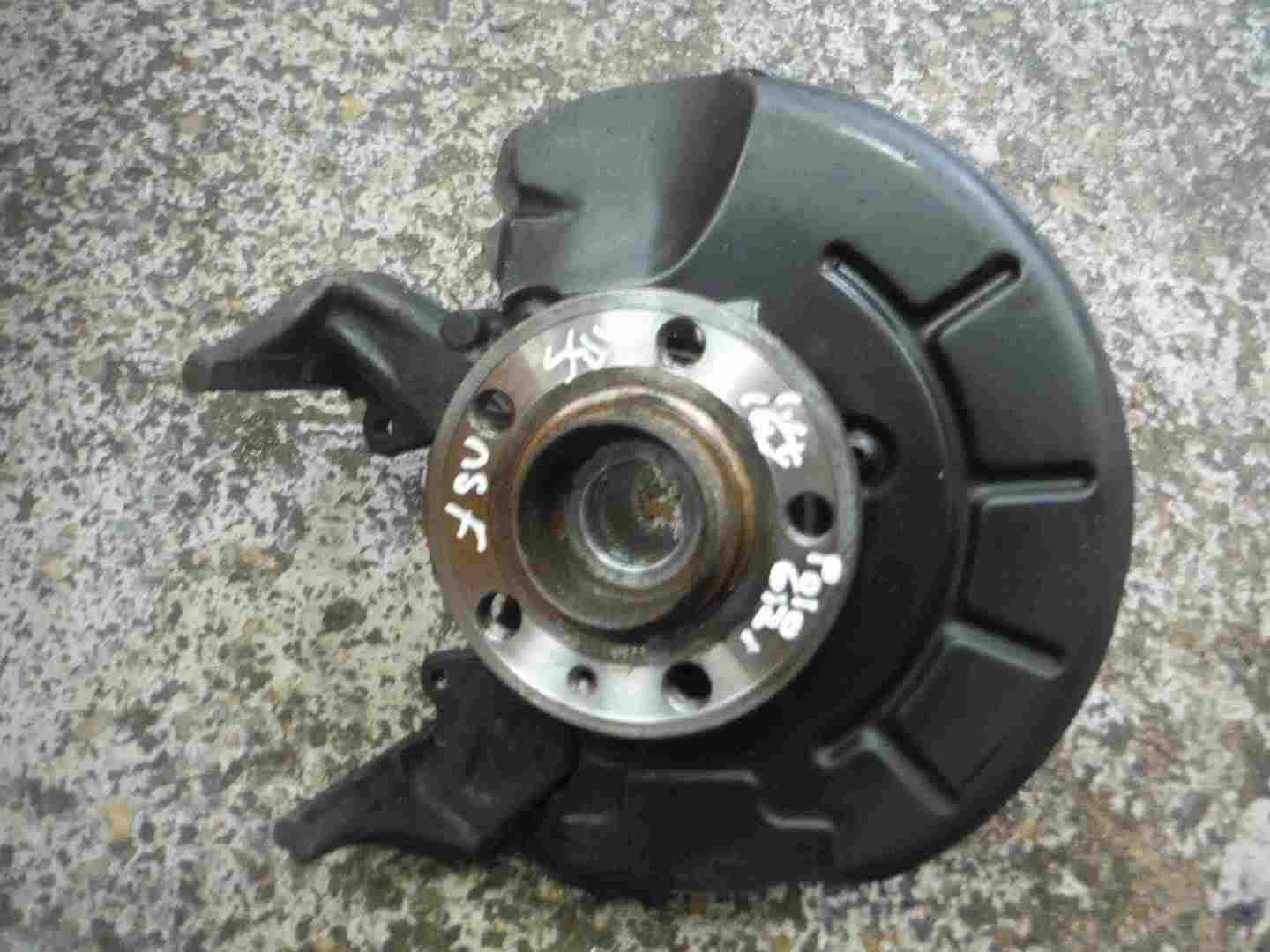 Volkswagen Polo 2009-2015 6R 1.4 16v Passenger NSF Front Wheel Hub  ABS