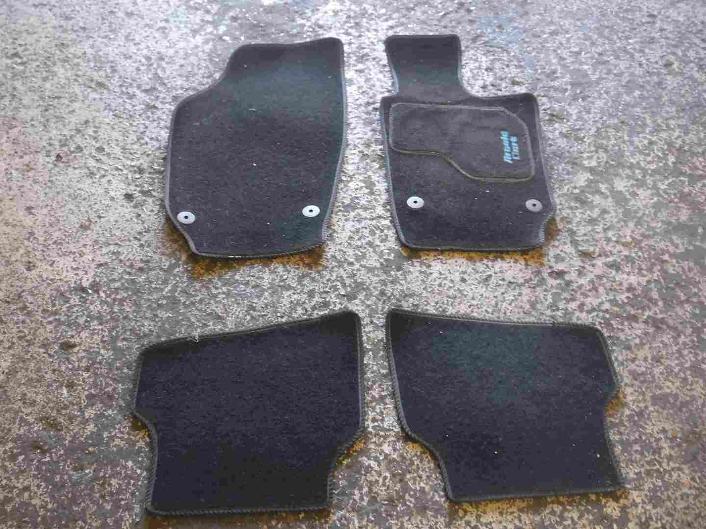 Volkswagen Polo 2009-2015 6R Car Floor Mats Set