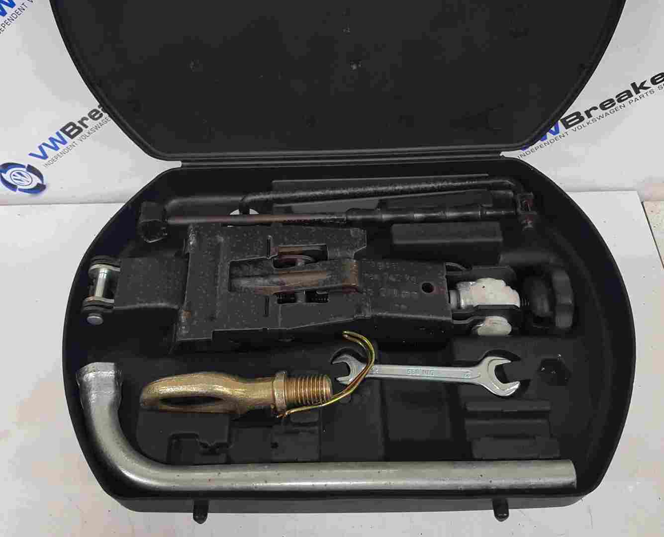 Volkswagen Polo 6N2 1999-2003 Spare Wheel Jack Set 6N0012115A