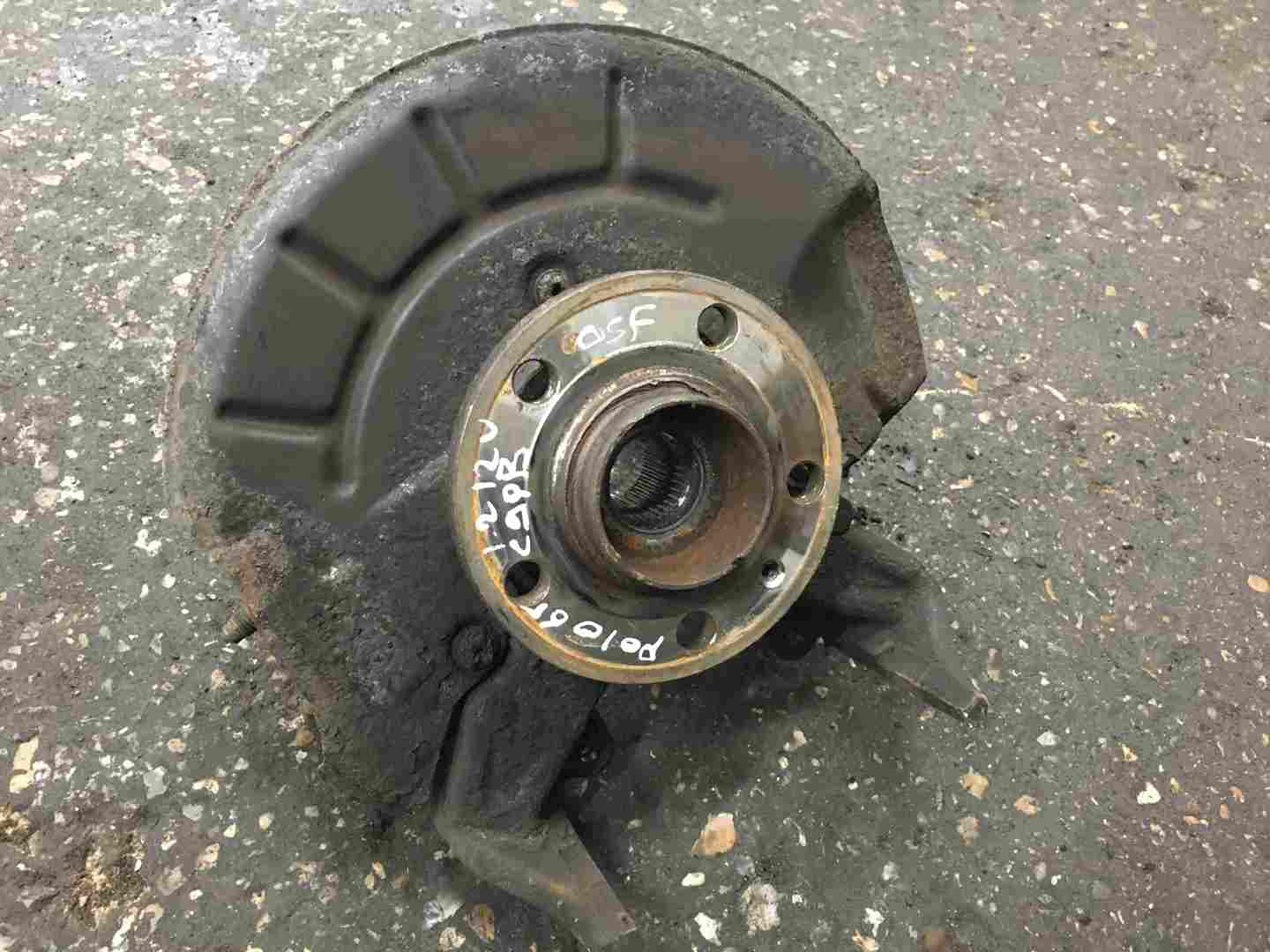 Volkswagen Polo 6R 2009-2014 1.2 12v Drivers OSF Front Wheel Hub