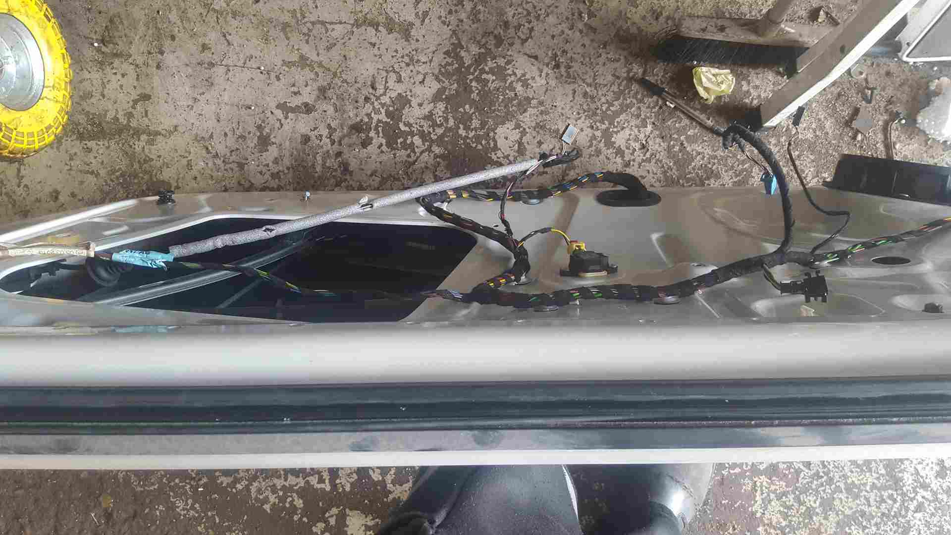 Volkswagen Polo 6R 2009-2014 Drivers OSF Front Door White Lb9a 3Dr