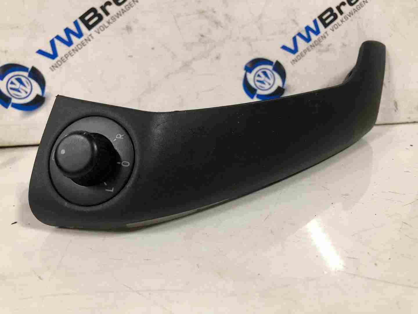 Volkswagen Polo 6R 2009-2015 6R OSF Grab Handle + Mirror Adjuster 6R0867172e