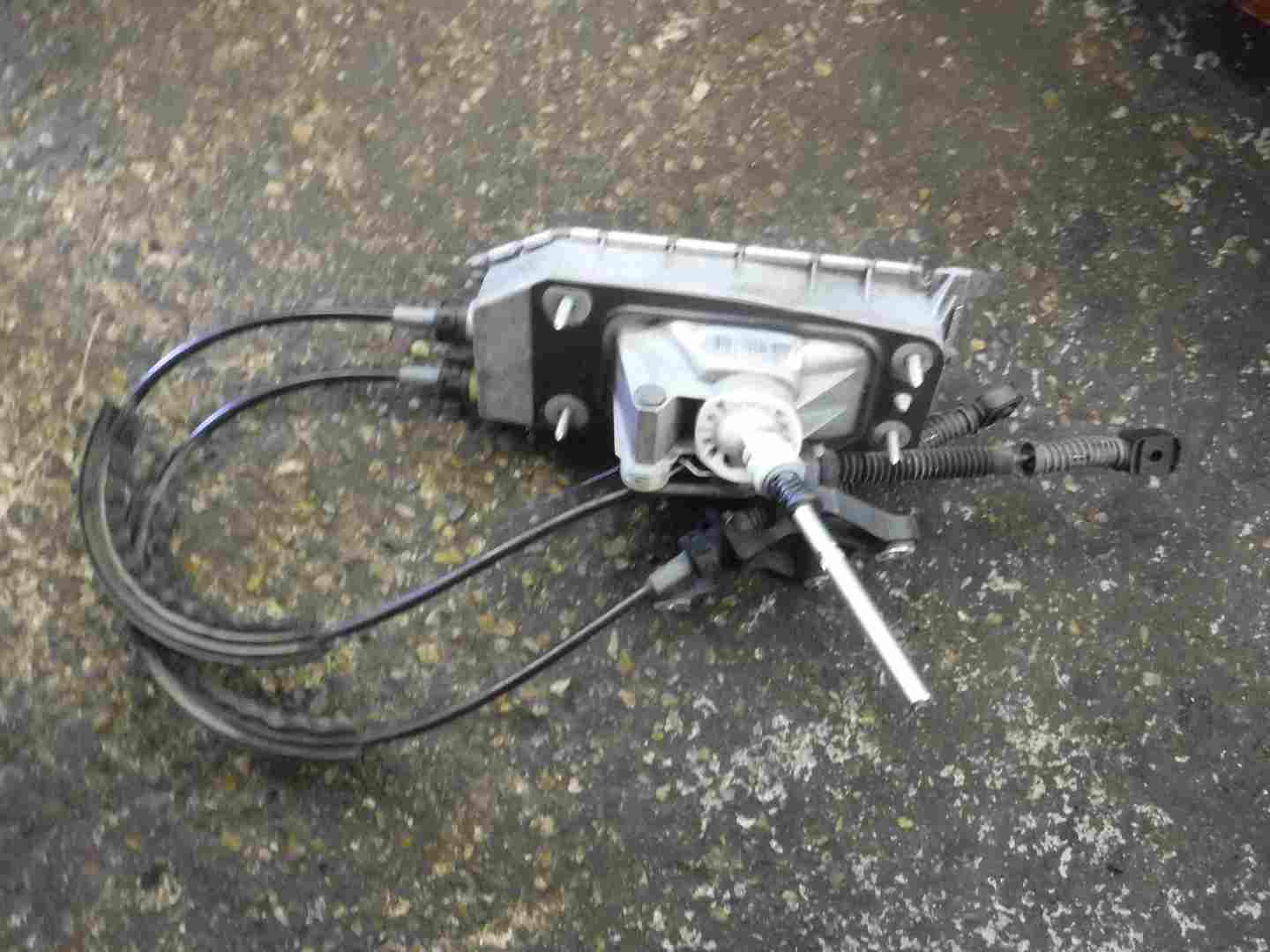 Volkswagen Polo 6R 2009-2015 Gearstick Mechanism   Cables