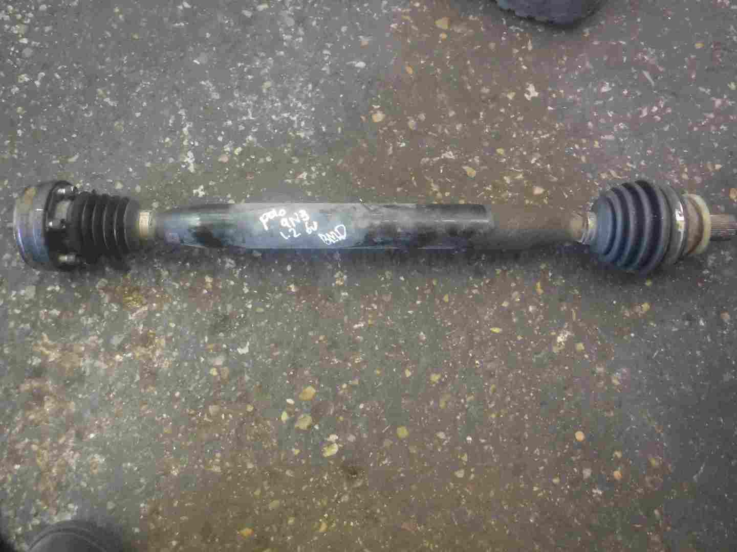 Volkswagen Polo 9N 2003-2006 1.2 6v Drivers OSF Front Driveshaft AWY BMD