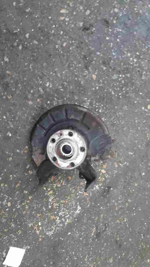 Volkswagen Polo 9N 2003-2006 1.9 SDi Drivers OSF Front Wheel Hub + Bearing