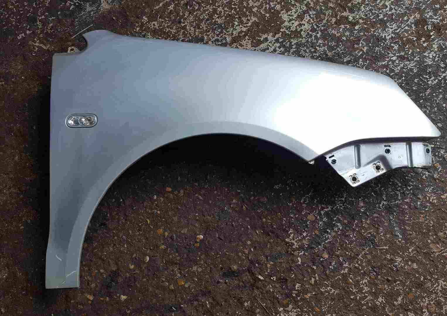 Volkswagen Polo 9N 2003-2006 Drivers OS Wing Silver LA7W