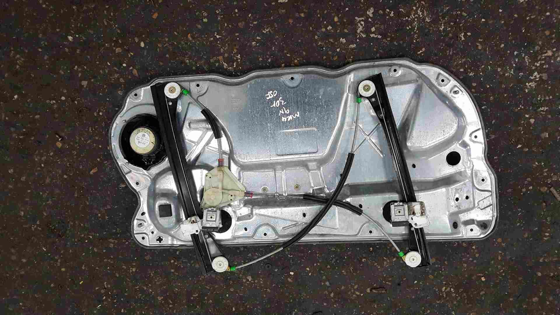 Volkswagen Polo 9N 2003-2006 Drivers OSF Front Window Regulator 5Dr