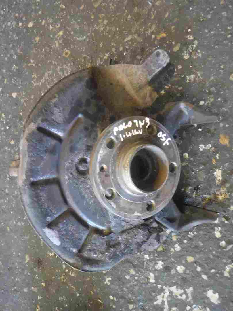 Volkswagen Polo 9N 2003-2008 1.4 16v Drivers OSF Front Wheel Hub