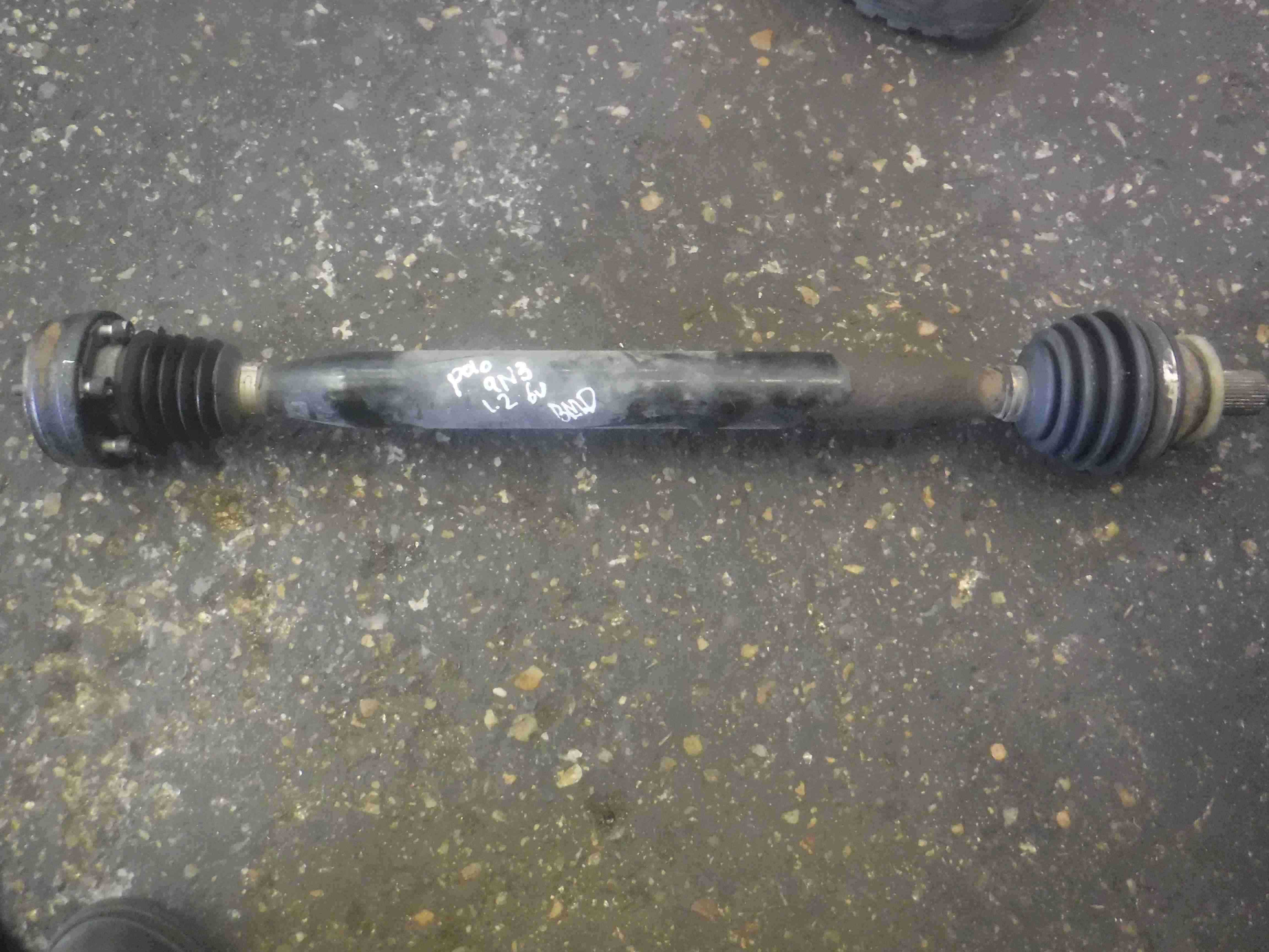 Volkswagen Polo 9N3 2006-2008 1.2 6v Drivers OSF Front Driveshaft BMD
